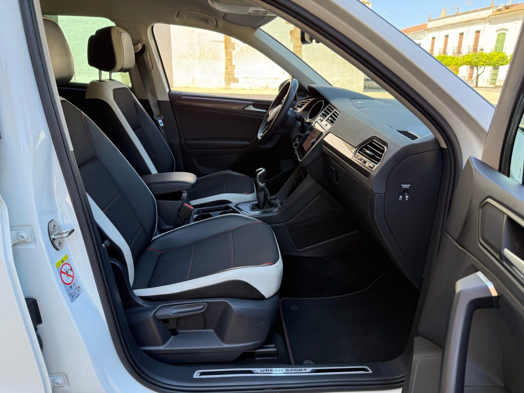 VOLKSWAGEN Tiguan Urban Sport 2.0 TDI 