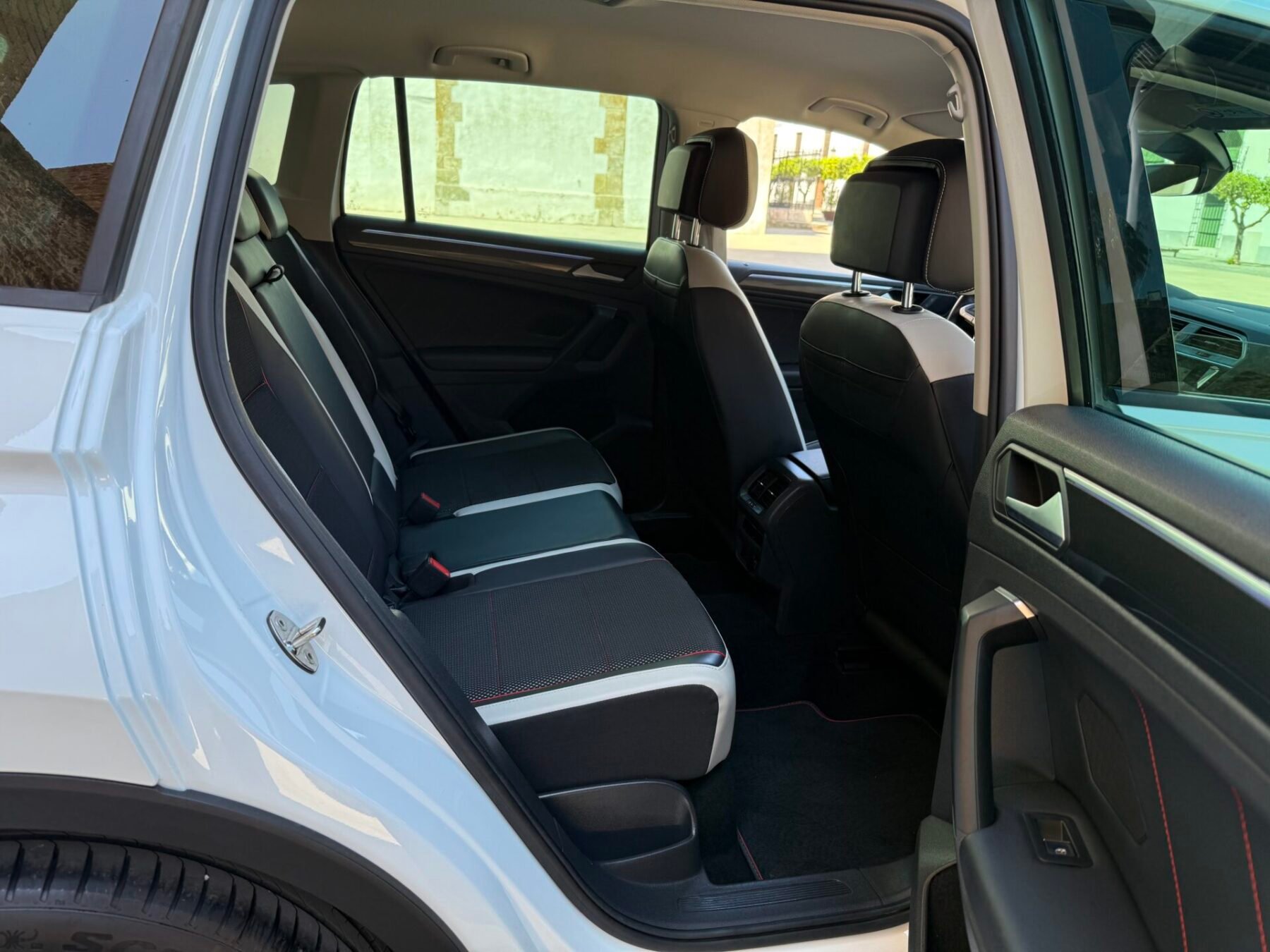 VOLKSWAGEN Tiguan Urban Sport 2.0 TDI 