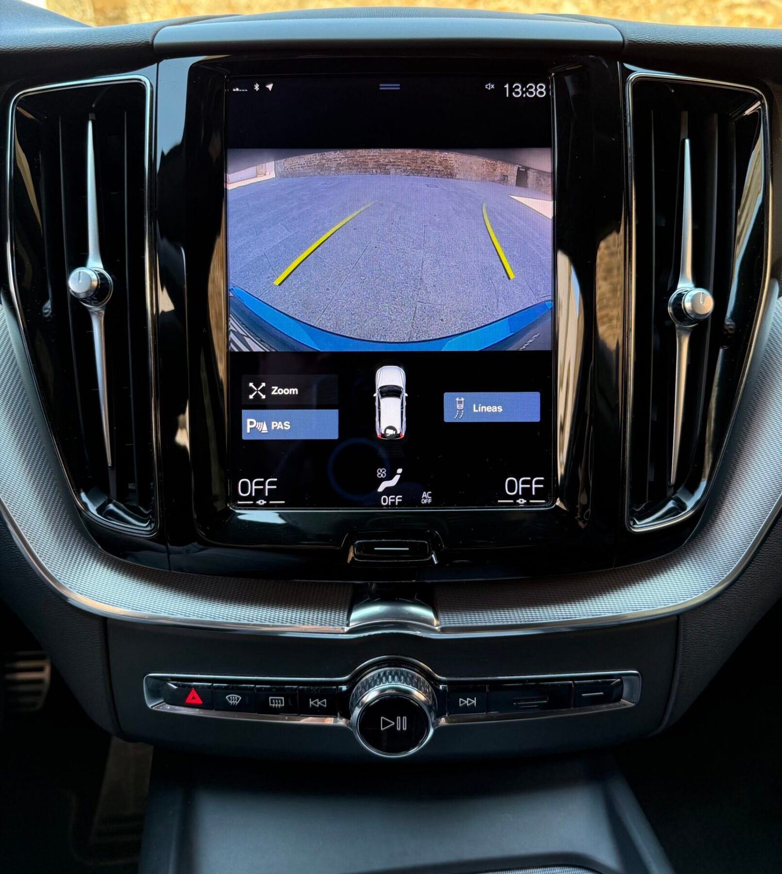 VOLVO XC60  R Design AWD 2.0 B4 