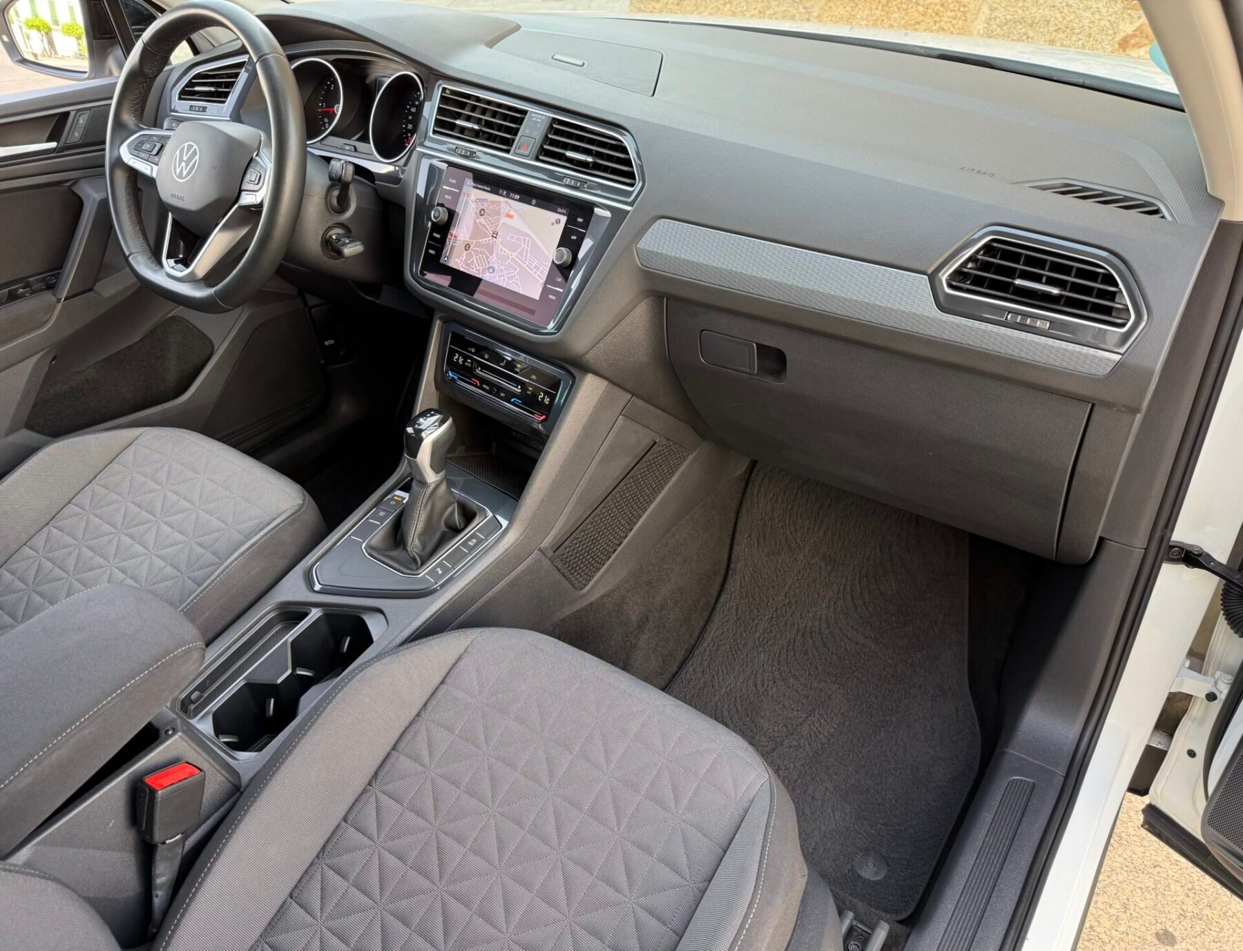 VOLKSWAGEN Tiguan Life 2.0 TDI 150CV Auto 