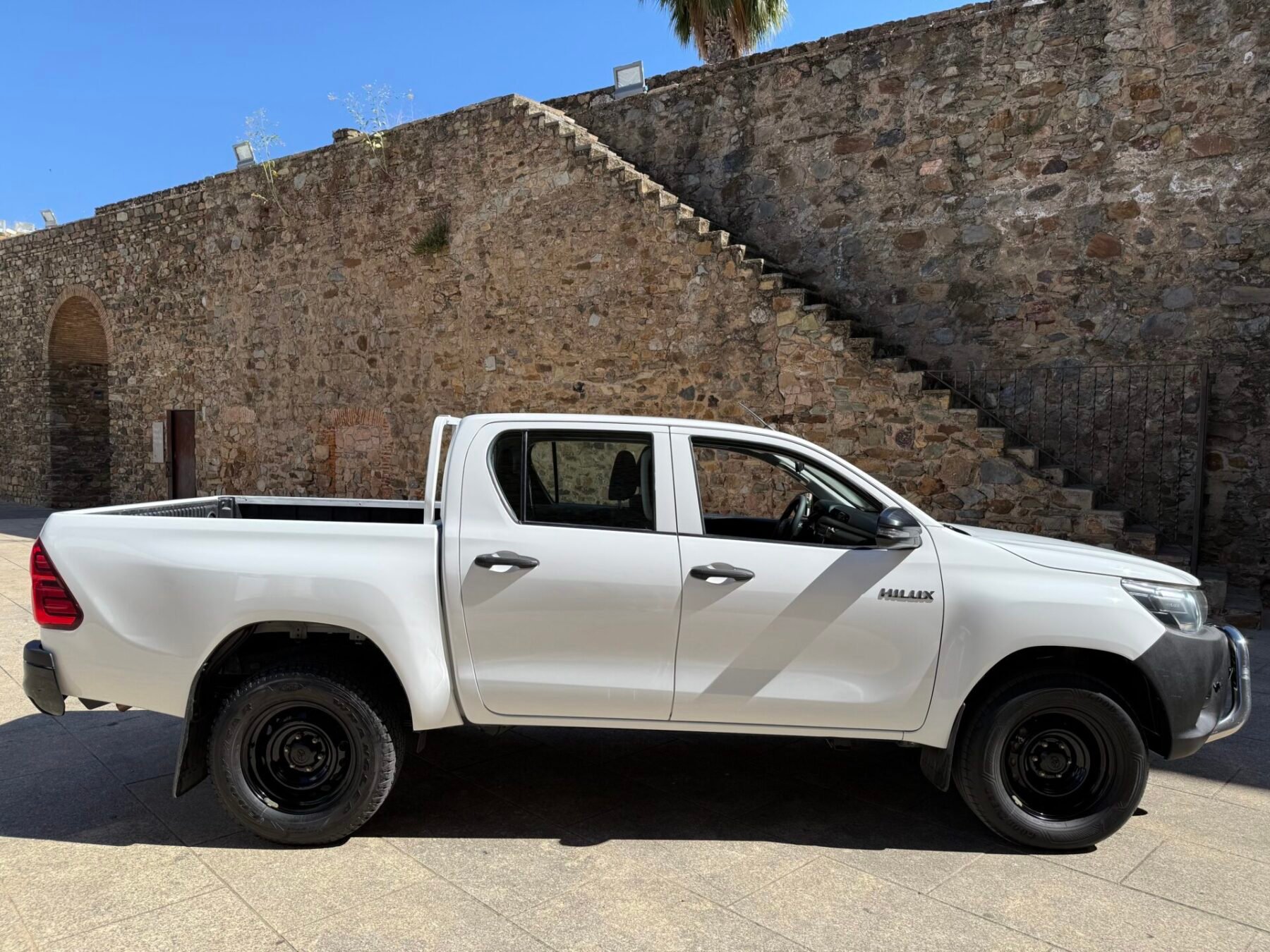 TOYOTA Hilux 2.4 D-4D Cabina Doble GX pickup