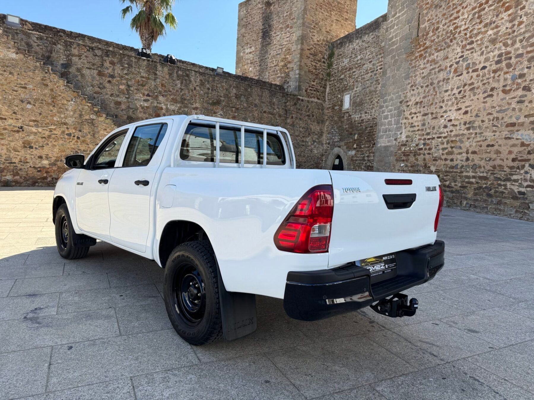 TOYOTA Hilux 2.4 D-4D Cabina Doble GX pickup