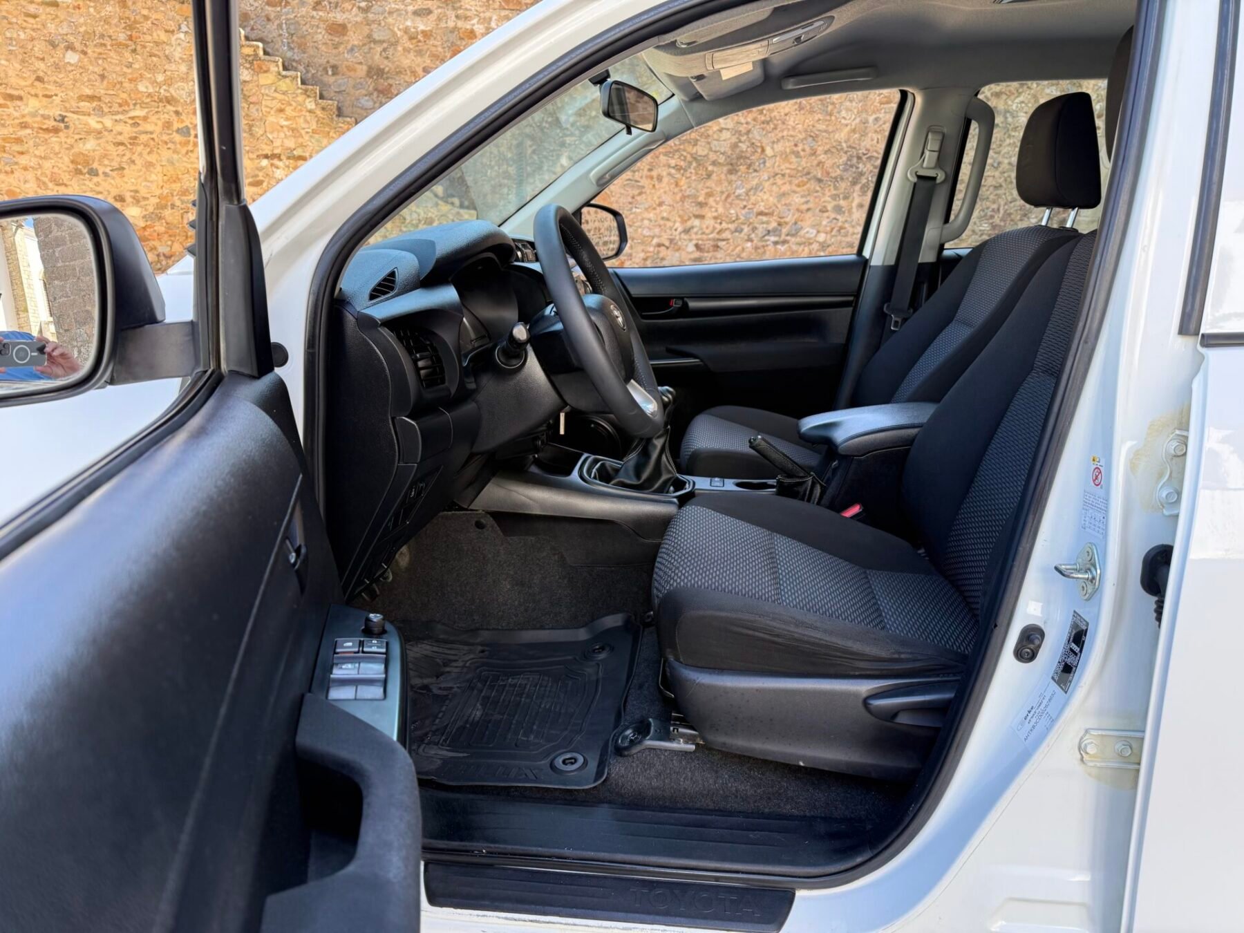 TOYOTA Hilux 2.4 D-4D Cabina Doble GX pickup