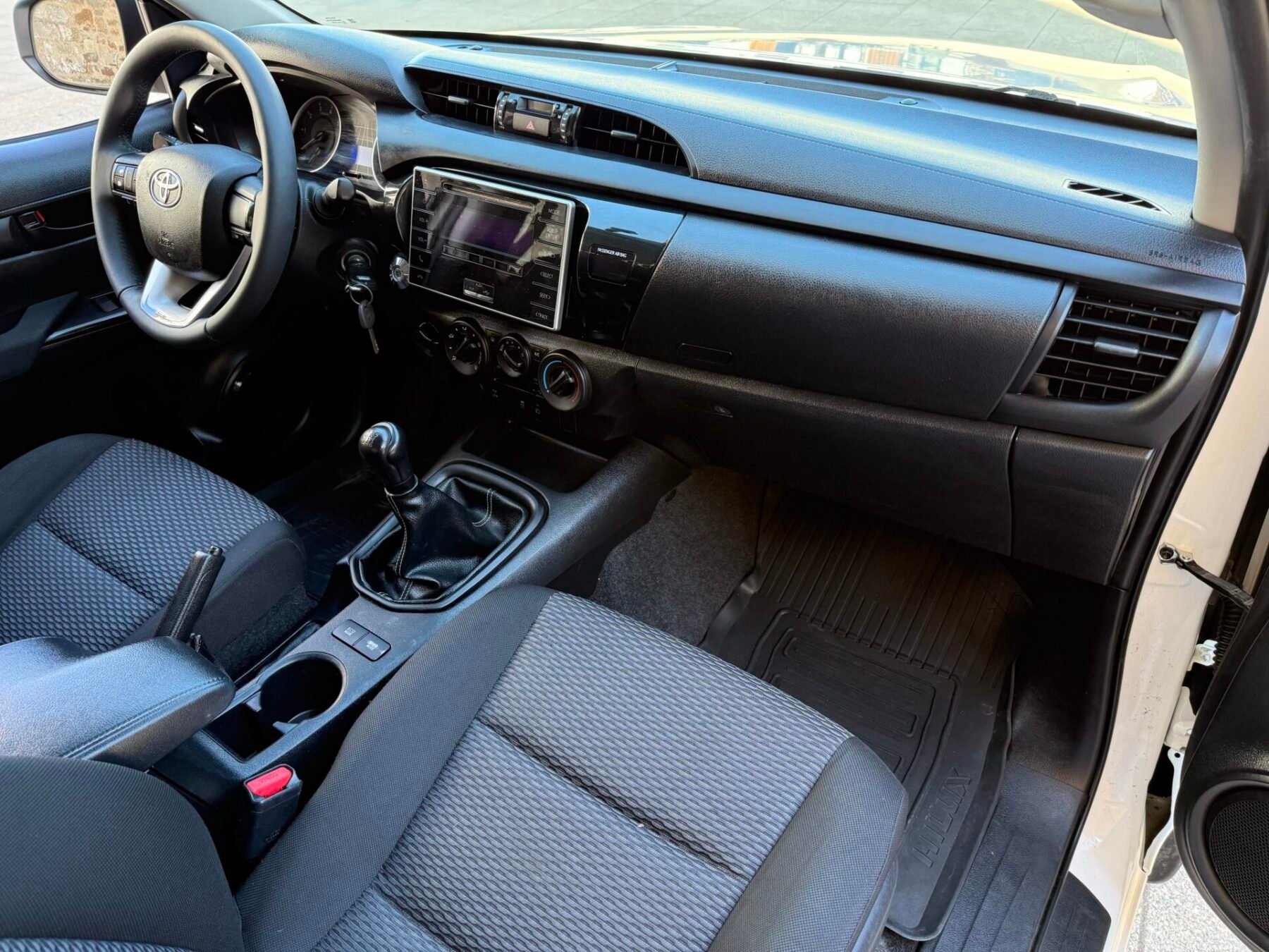 TOYOTA Hilux 2.4 D-4D Cabina Doble GX pickup