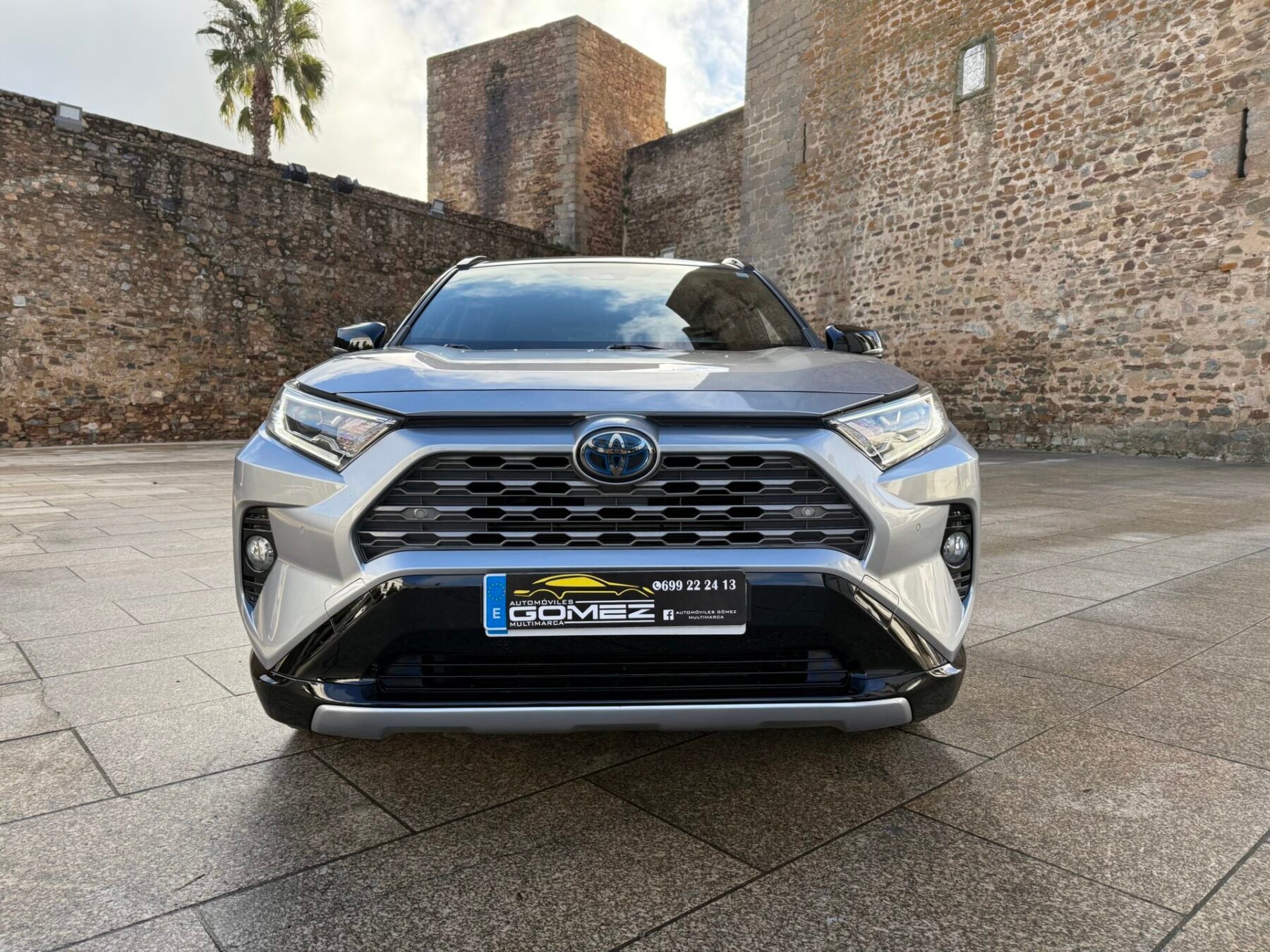 TOYOTA Rav4 2.5L 220H FEEL! 4WD