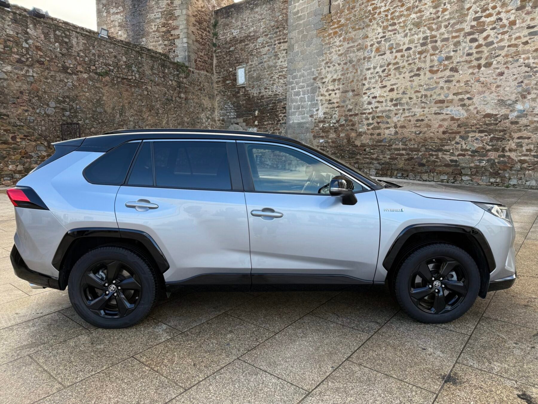 TOYOTA Rav4 2.5L 220H FEEL! 4WD