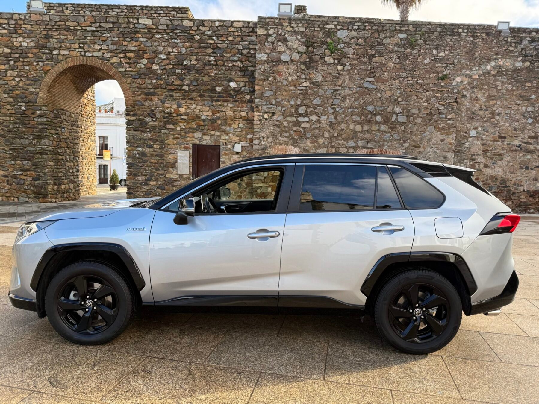 TOYOTA Rav4 2.5L 220H FEEL! 4WD