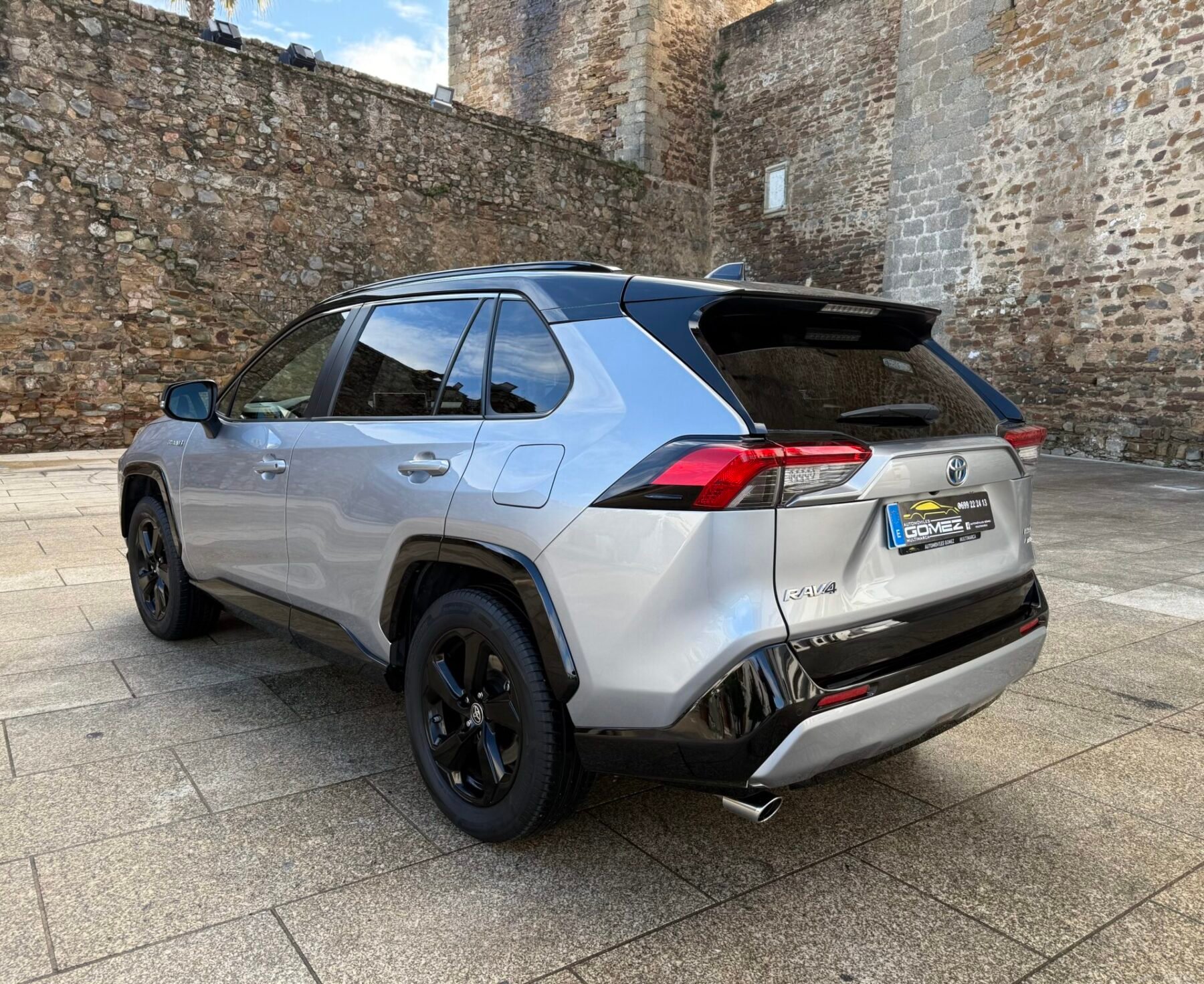 TOYOTA Rav4 2.5L 220H FEEL! 4WD