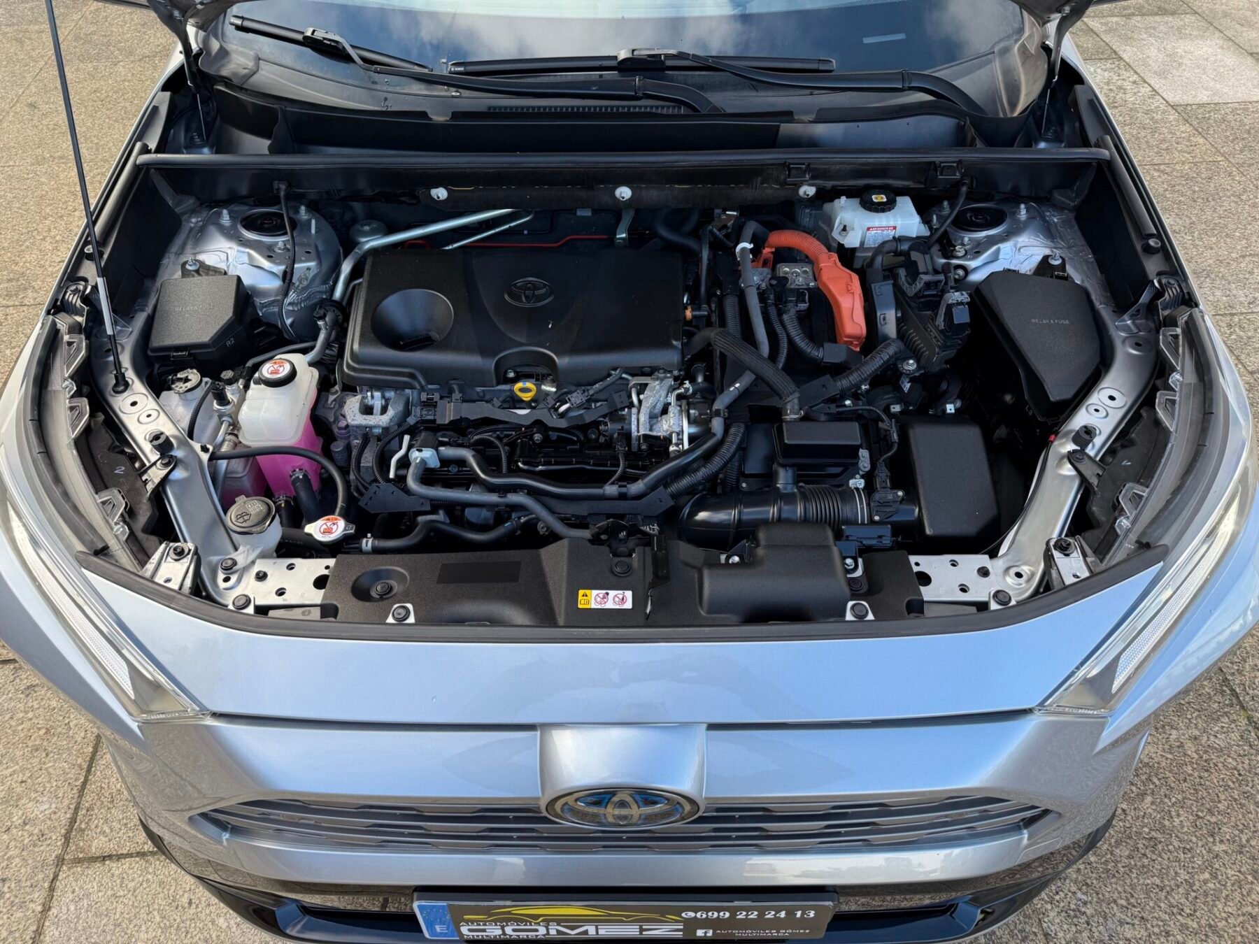 TOYOTA Rav4 2.5L 220H FEEL! 4WD