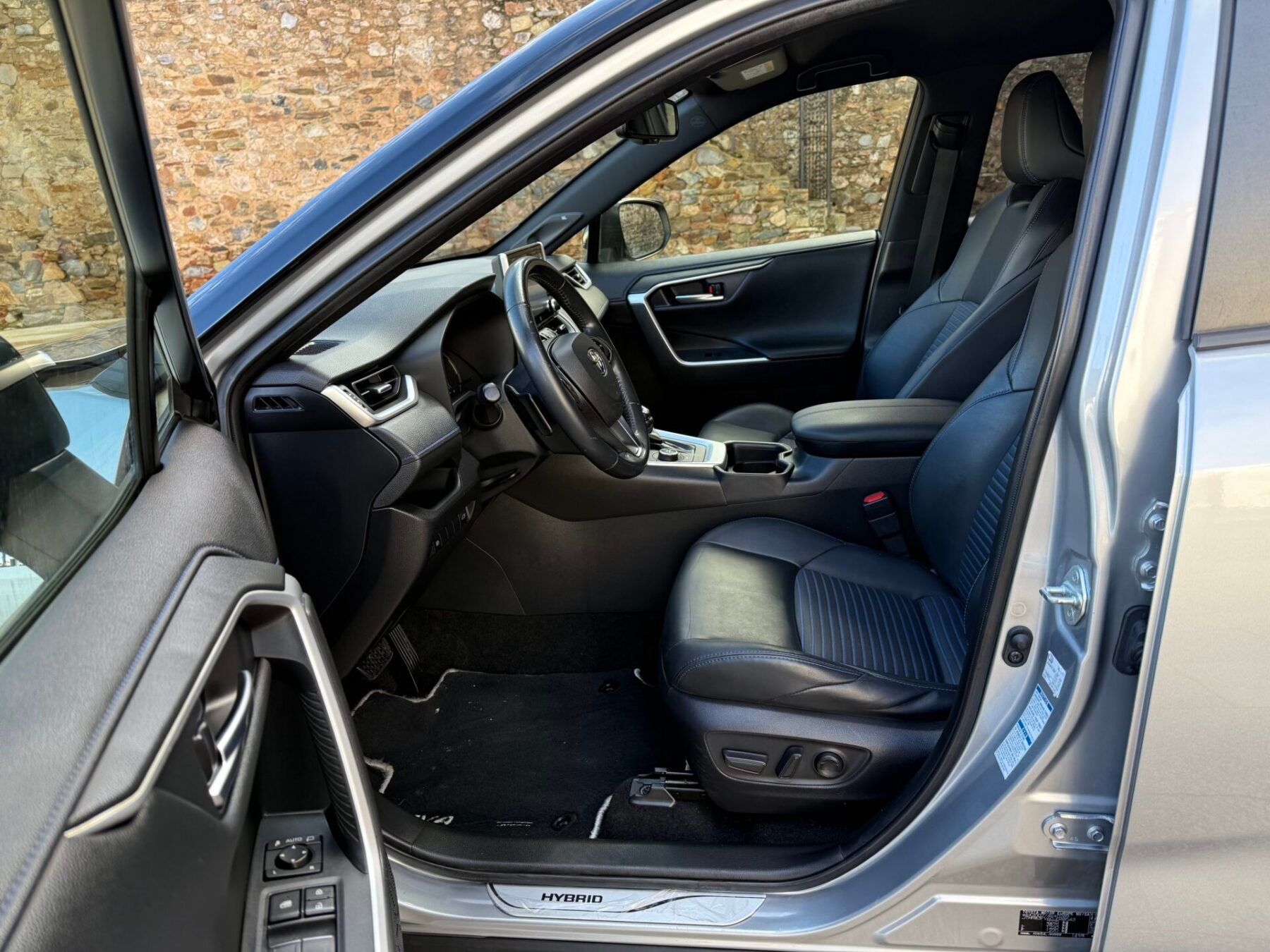 TOYOTA Rav4 2.5L 220H FEEL! 4WD