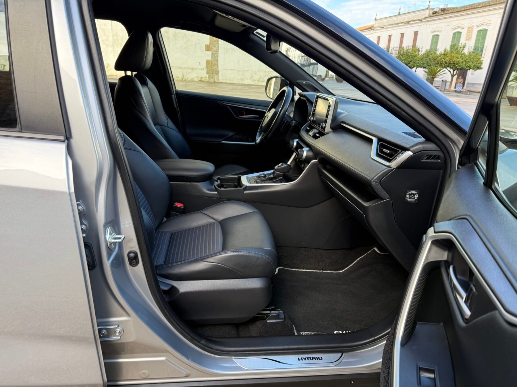 TOYOTA Rav4 2.5L 220H FEEL! 4WD