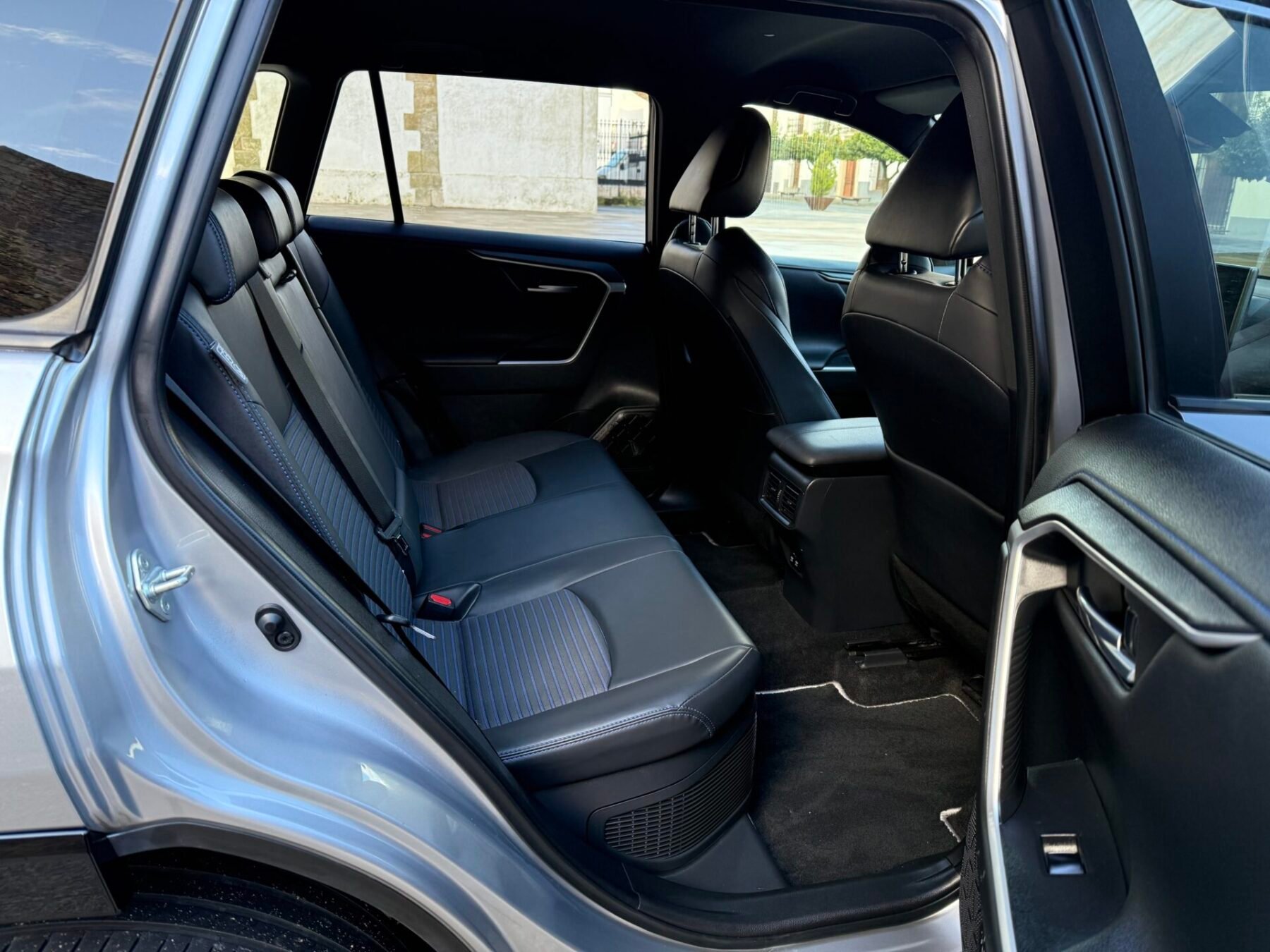 TOYOTA Rav4 2.5L 220H FEEL! 4WD