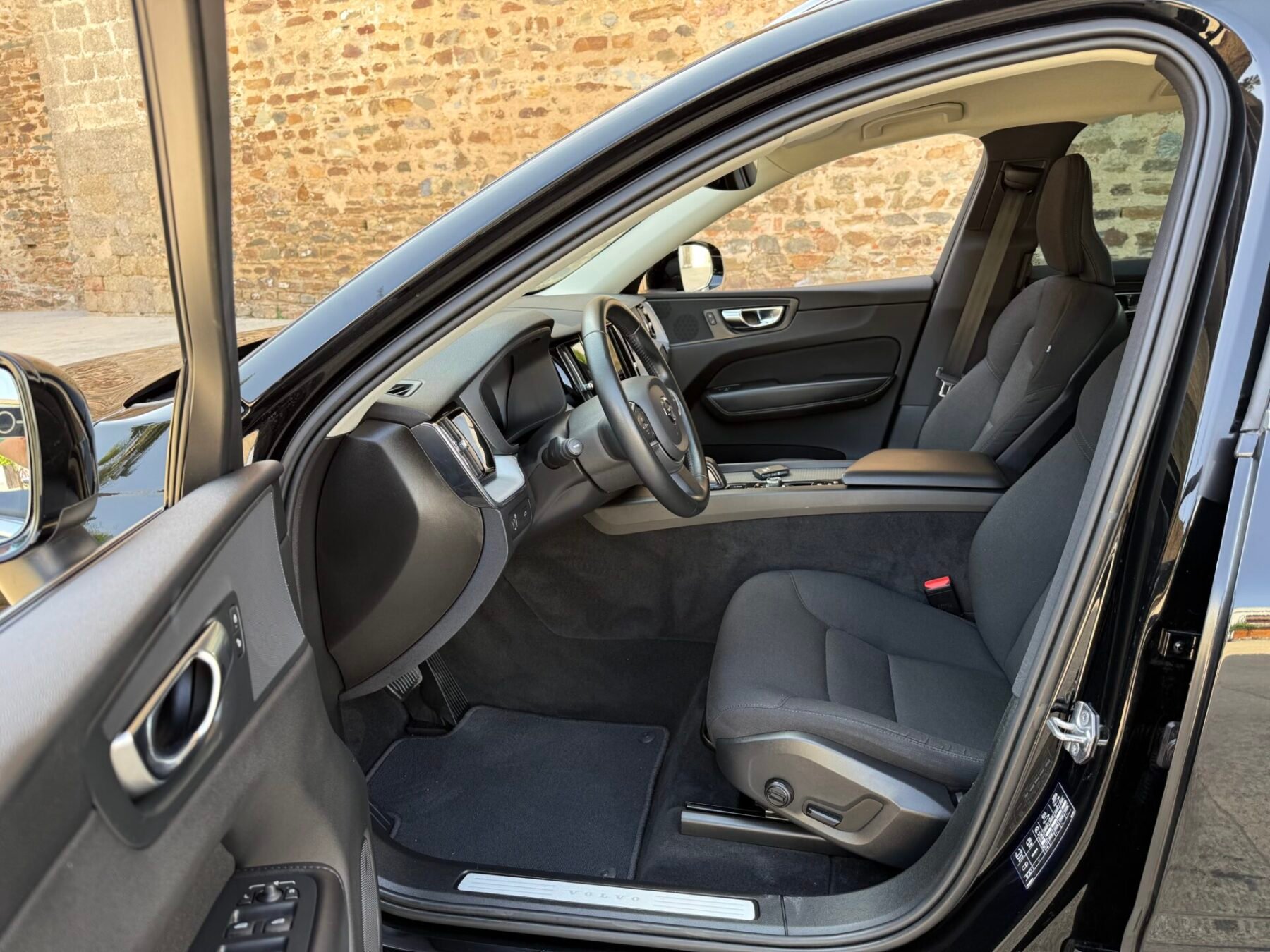 VOLVO XC60 MOMENTUM PRO 2WD 2.0 B4 197 CV AUTO