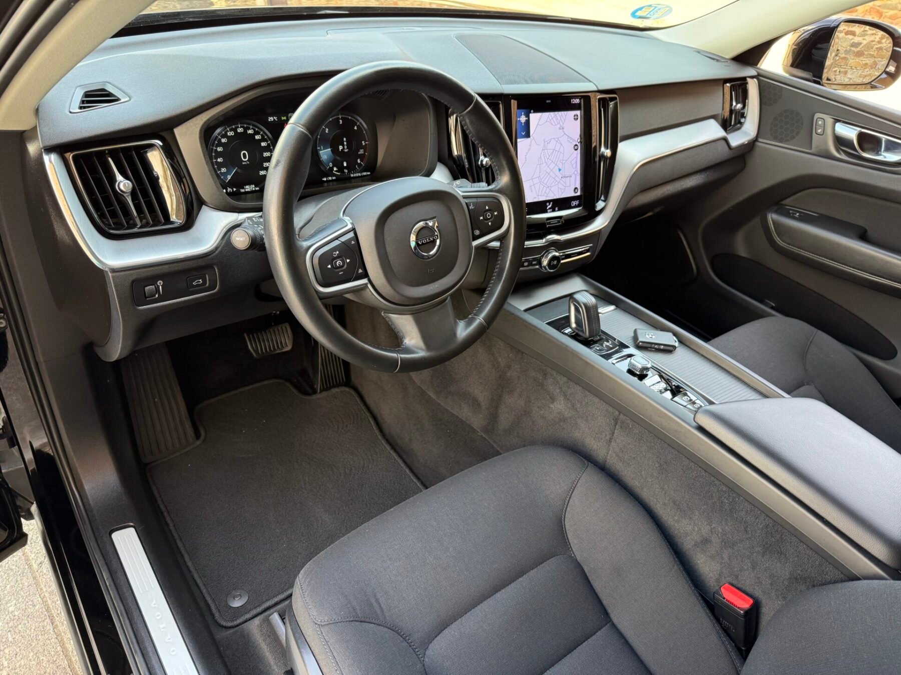 VOLVO XC60 MOMENTUM PRO 2WD 2.0 B4 197 CV AUTO