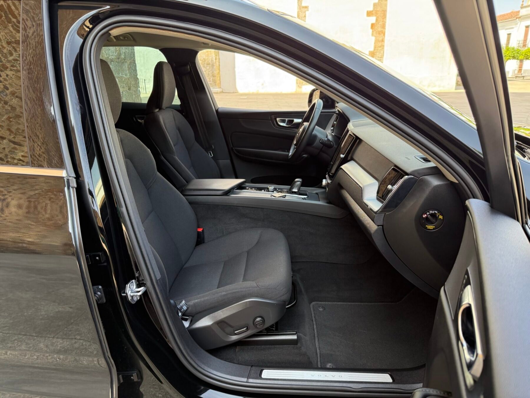 VOLVO XC60 MOMENTUM PRO 2WD 2.0 B4 197 CV AUTO