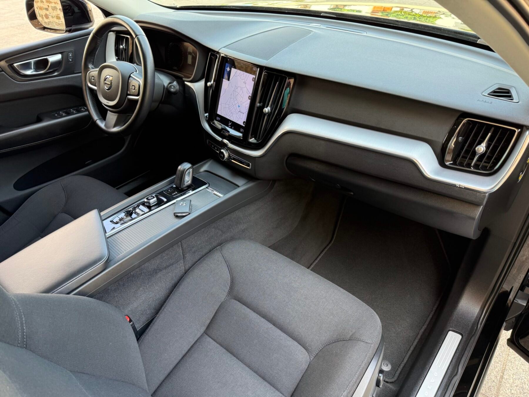 VOLVO XC60 MOMENTUM PRO 2WD 2.0 B4 197 CV AUTO