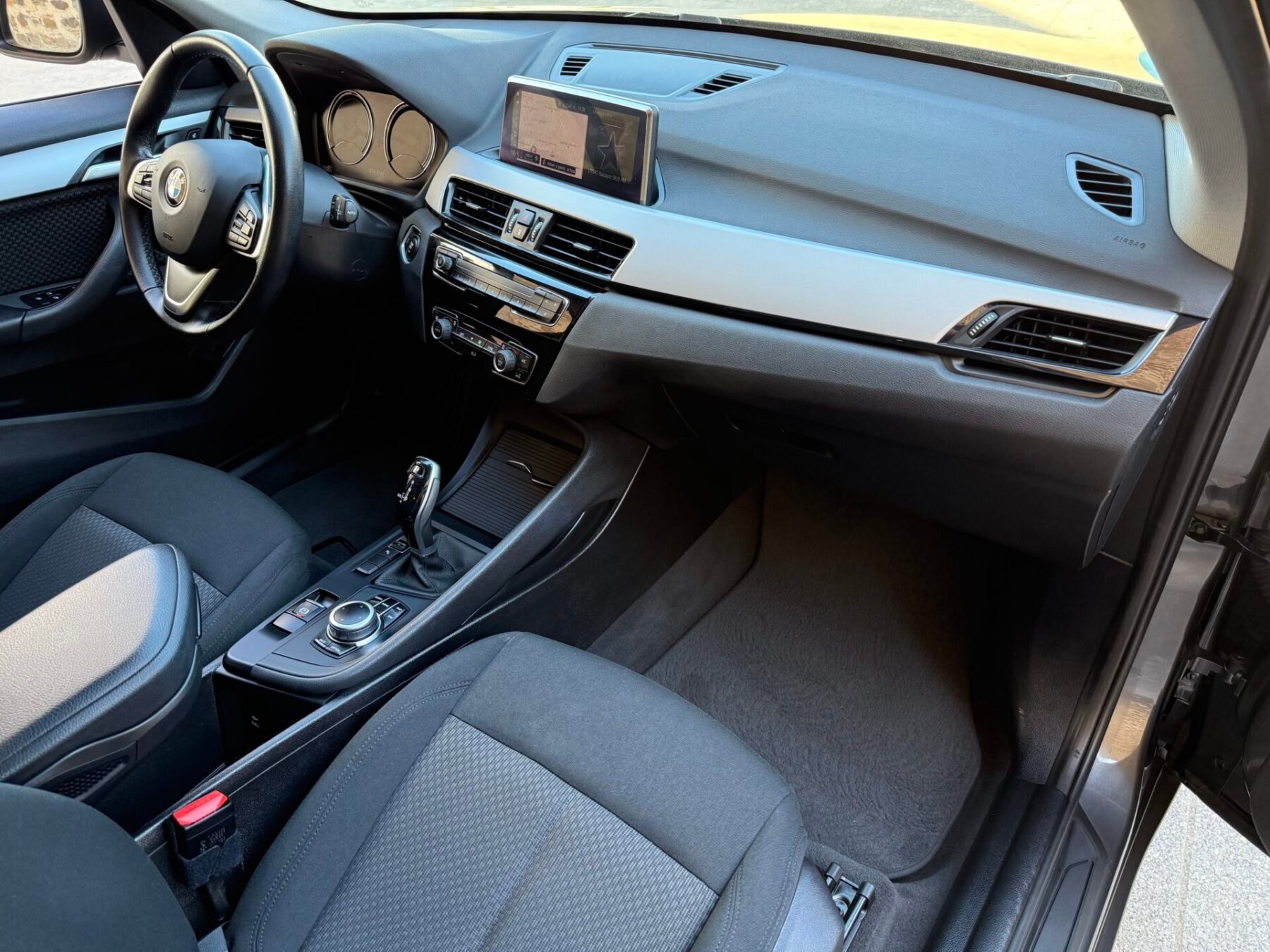 BMW X1 sDrive16d Business Auto 