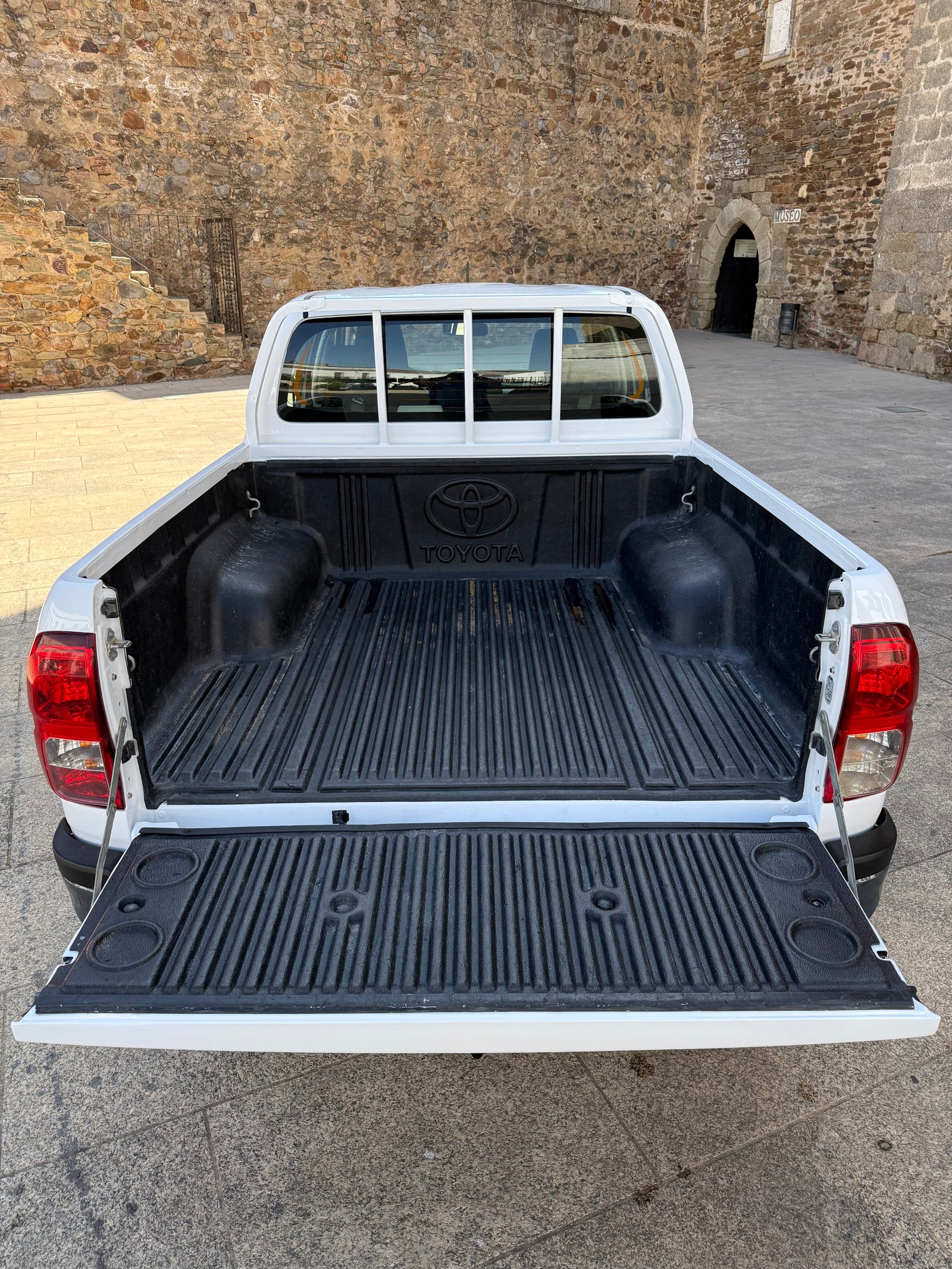TOYOTA Hilux  2.4 D-4D CABINA DOBLE GX PICKUP
