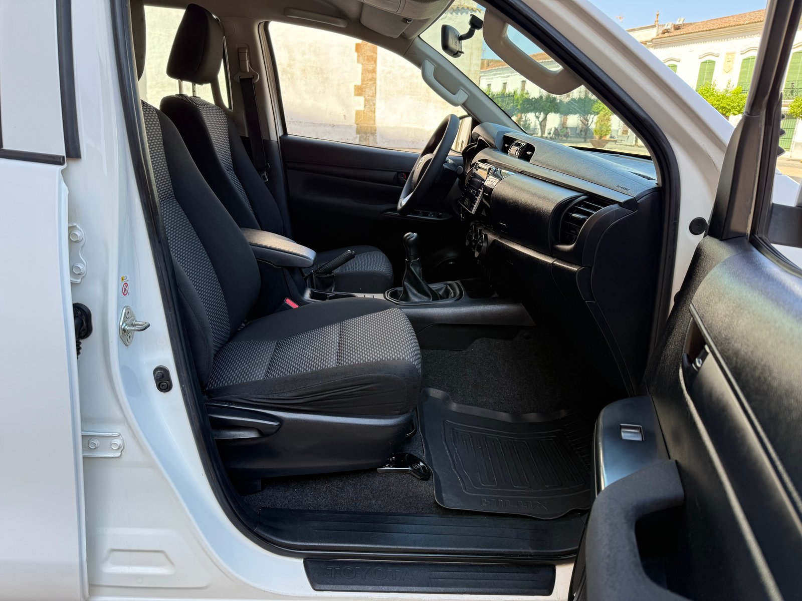 TOYOTA Hilux  2.4 D-4D CABINA DOBLE GX PICKUP