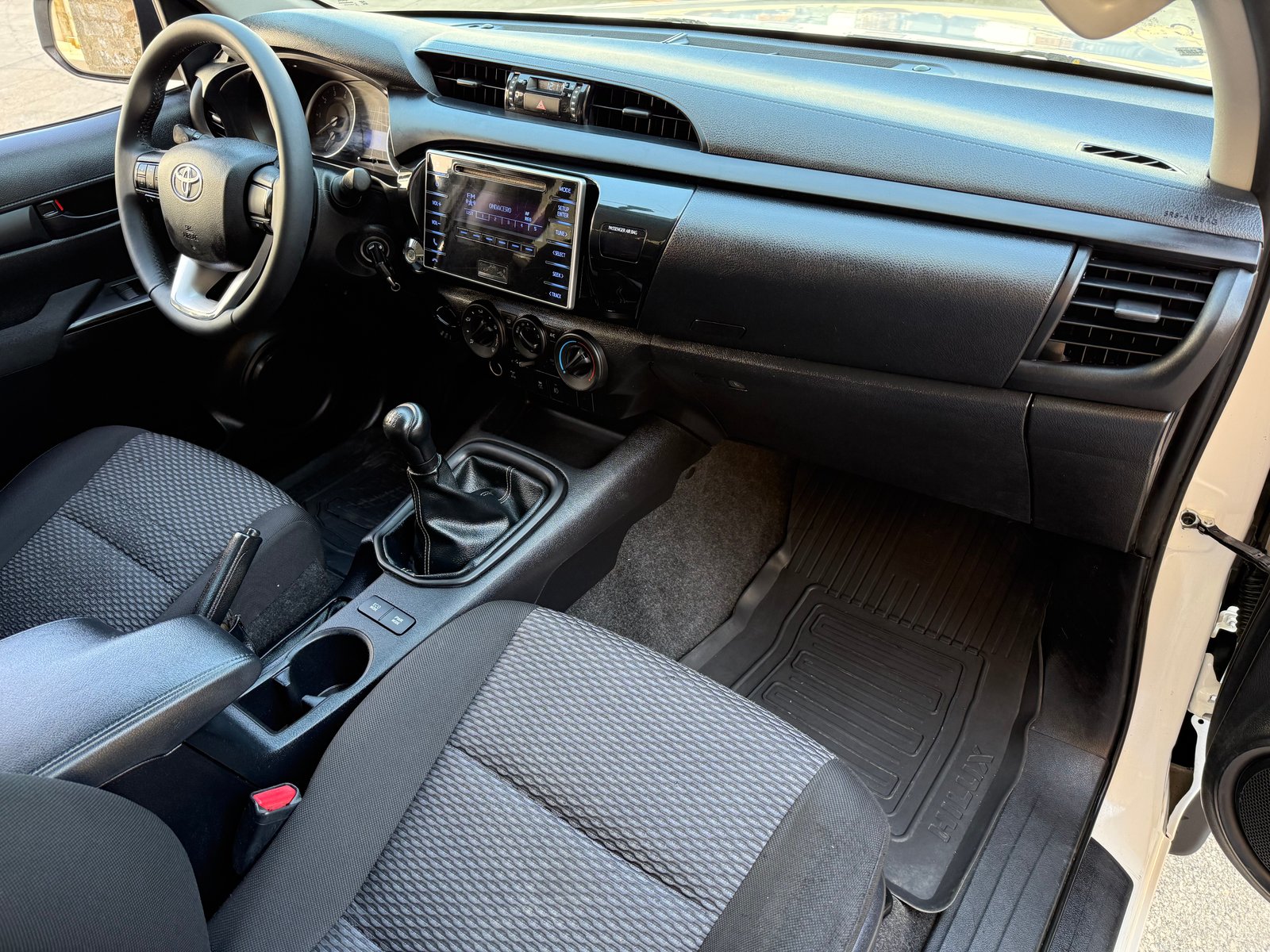 TOYOTA Hilux  2.4 D-4D CABINA DOBLE GX PICKUP