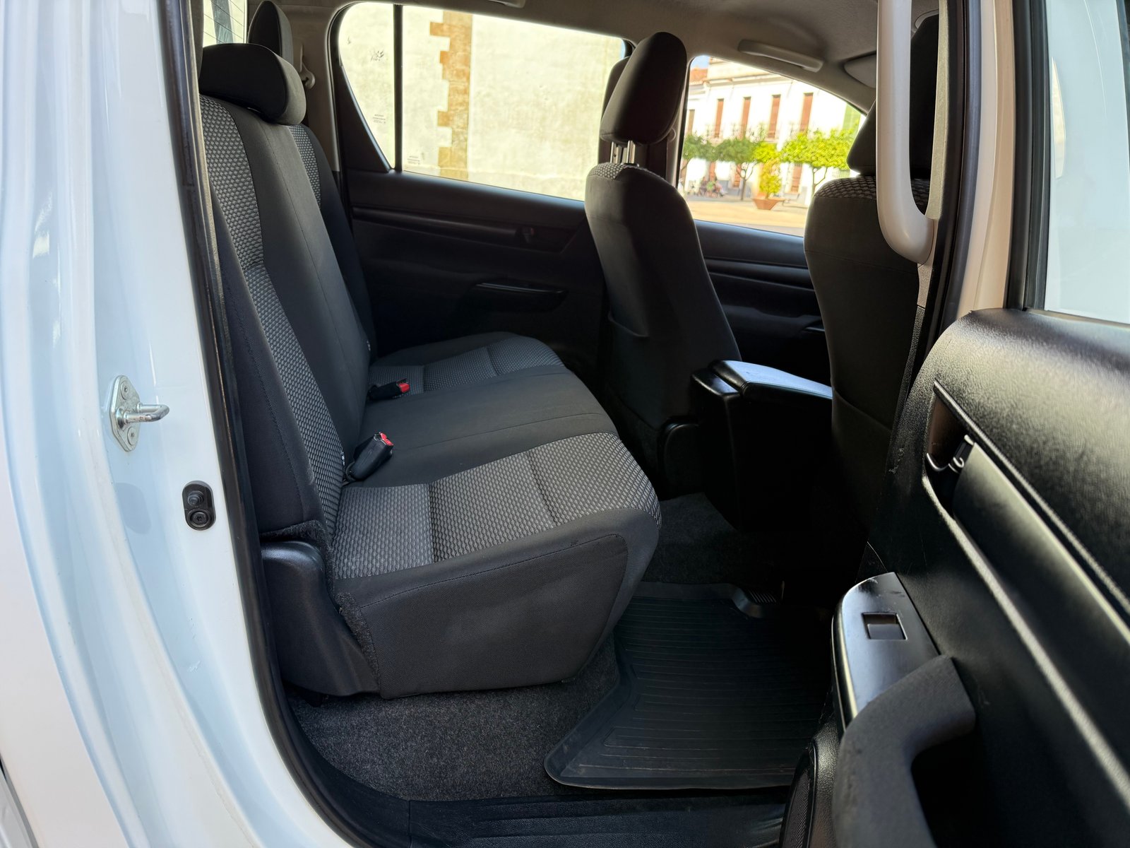 TOYOTA Hilux  2.4 D-4D CABINA DOBLE GX PICKUP