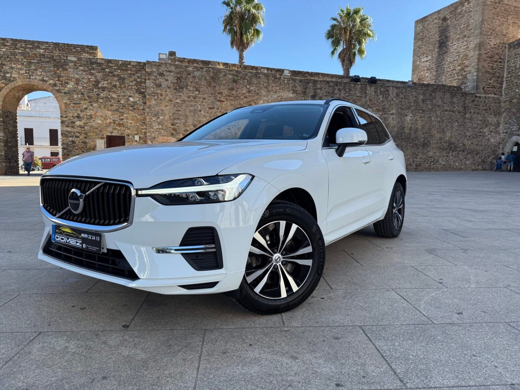 VOLVO XC60 2.0 B4 D Momentum Pro Auto 197 CV 