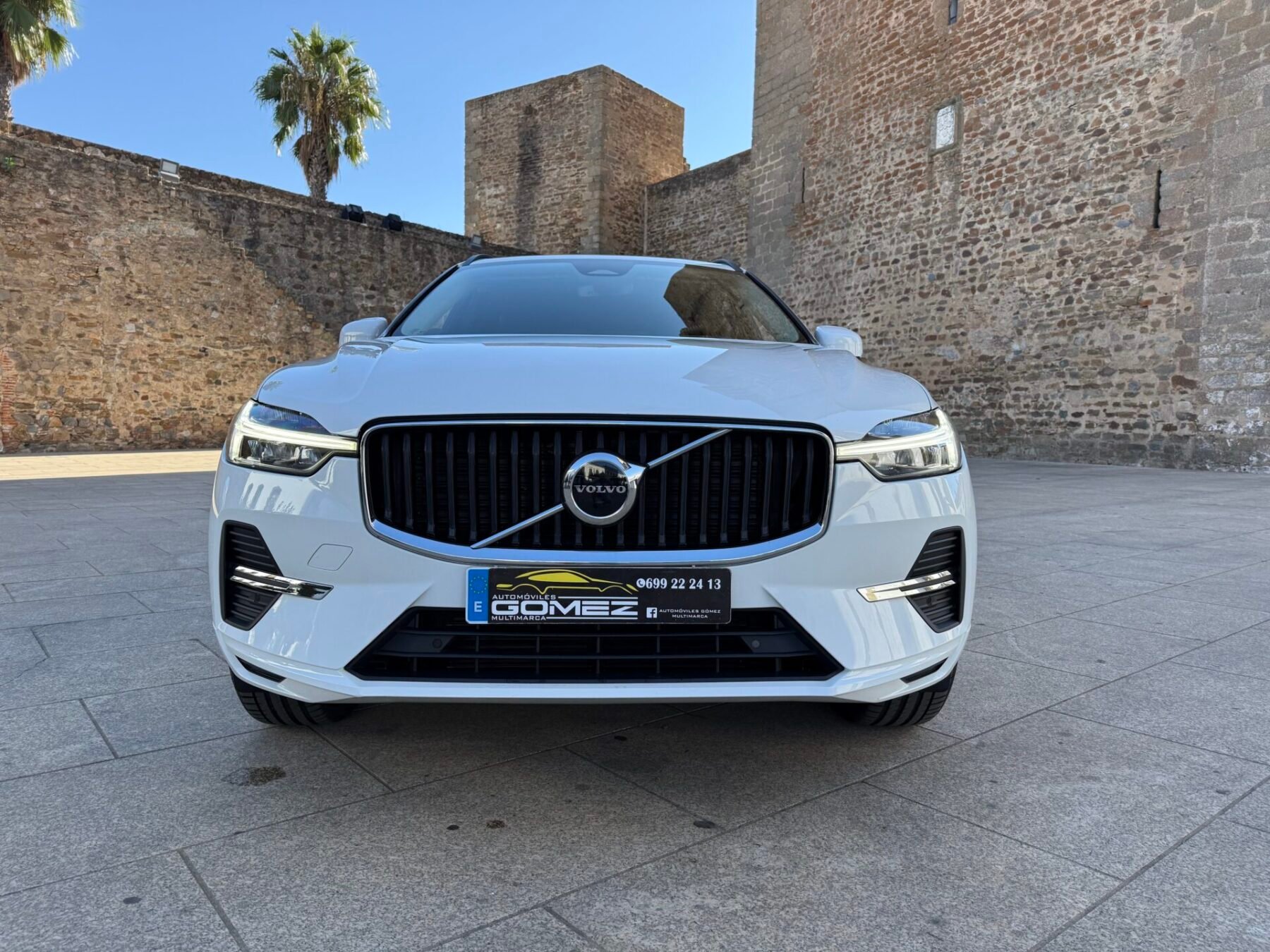 VOLVO XC60 2.0 B4 D Momentum Pro Auto 197 CV 