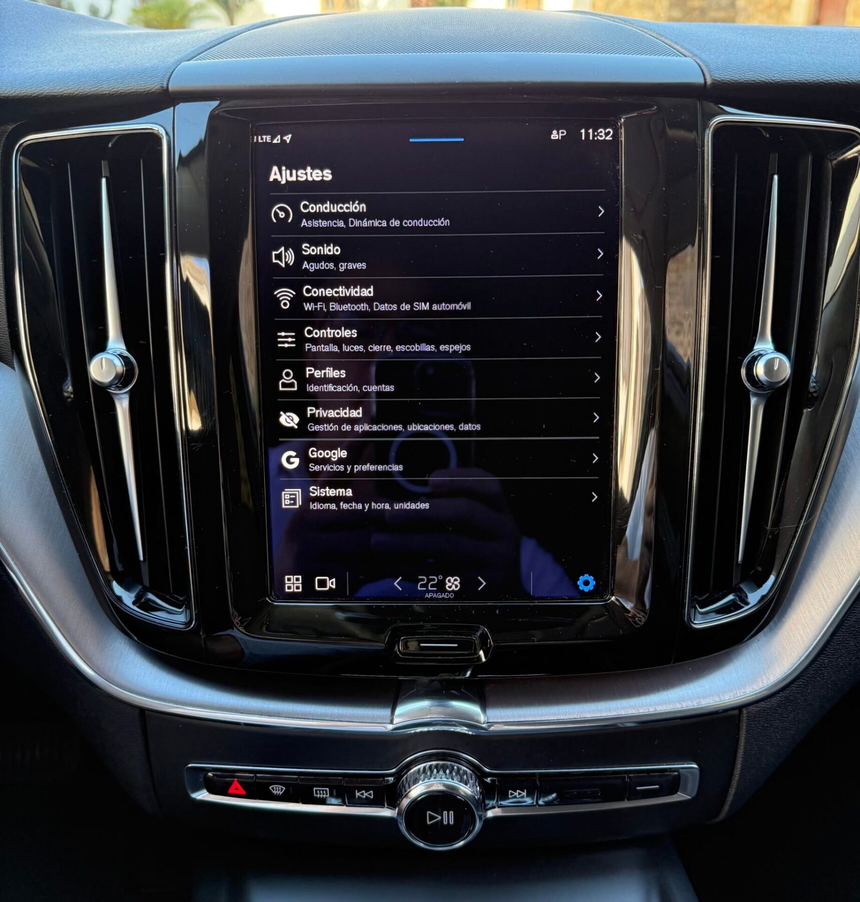 VOLVO XC60 2.0 B4 D Momentum Pro Auto 197 CV 