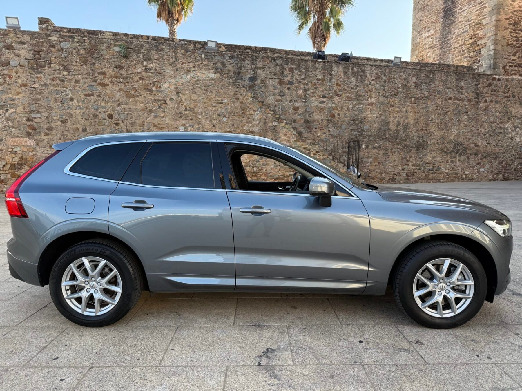VOLVO XC60 2.0 B4 AWD Business Plus Auto 197 