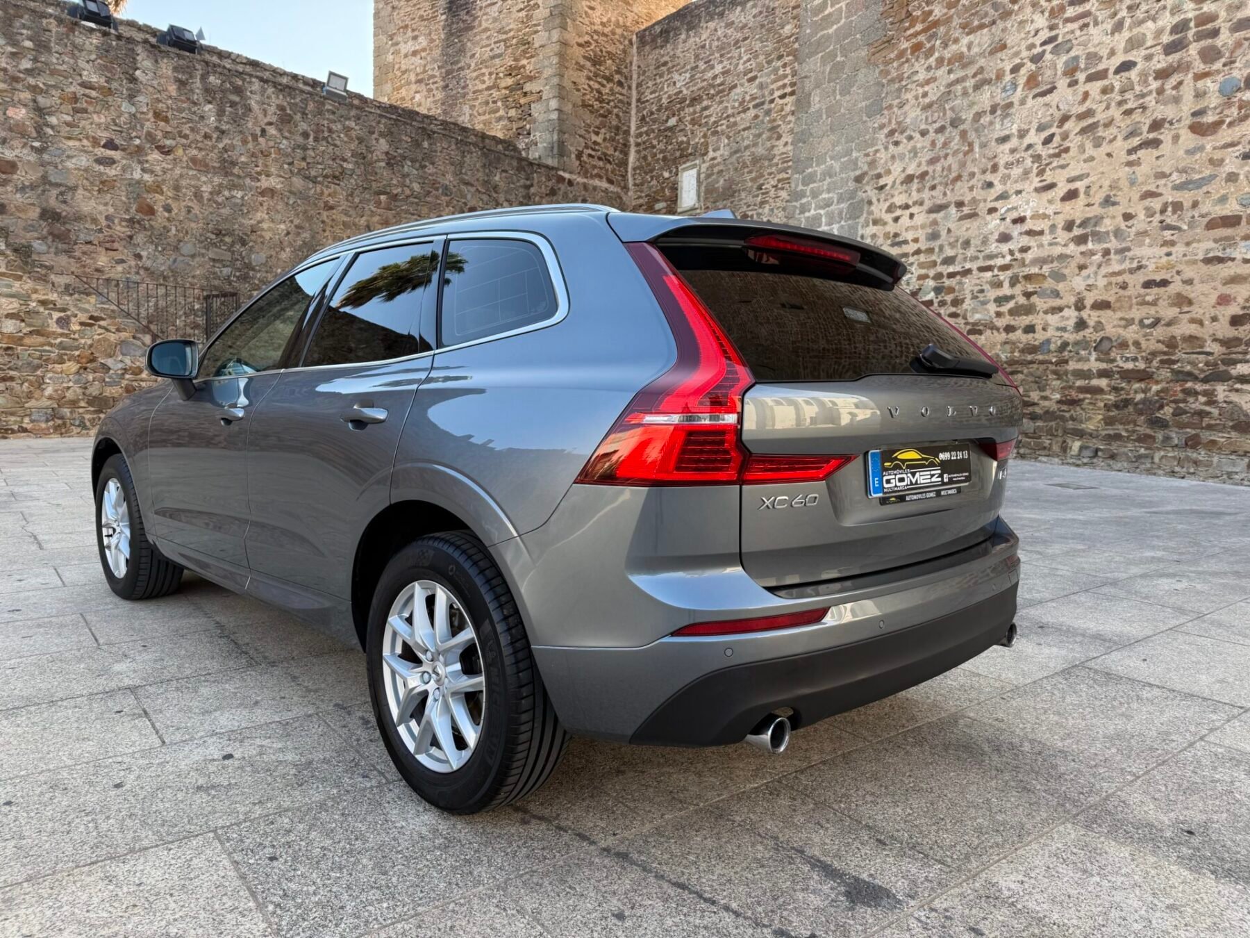 VOLVO XC60 2.0 B4 AWD Business Plus Auto 197 