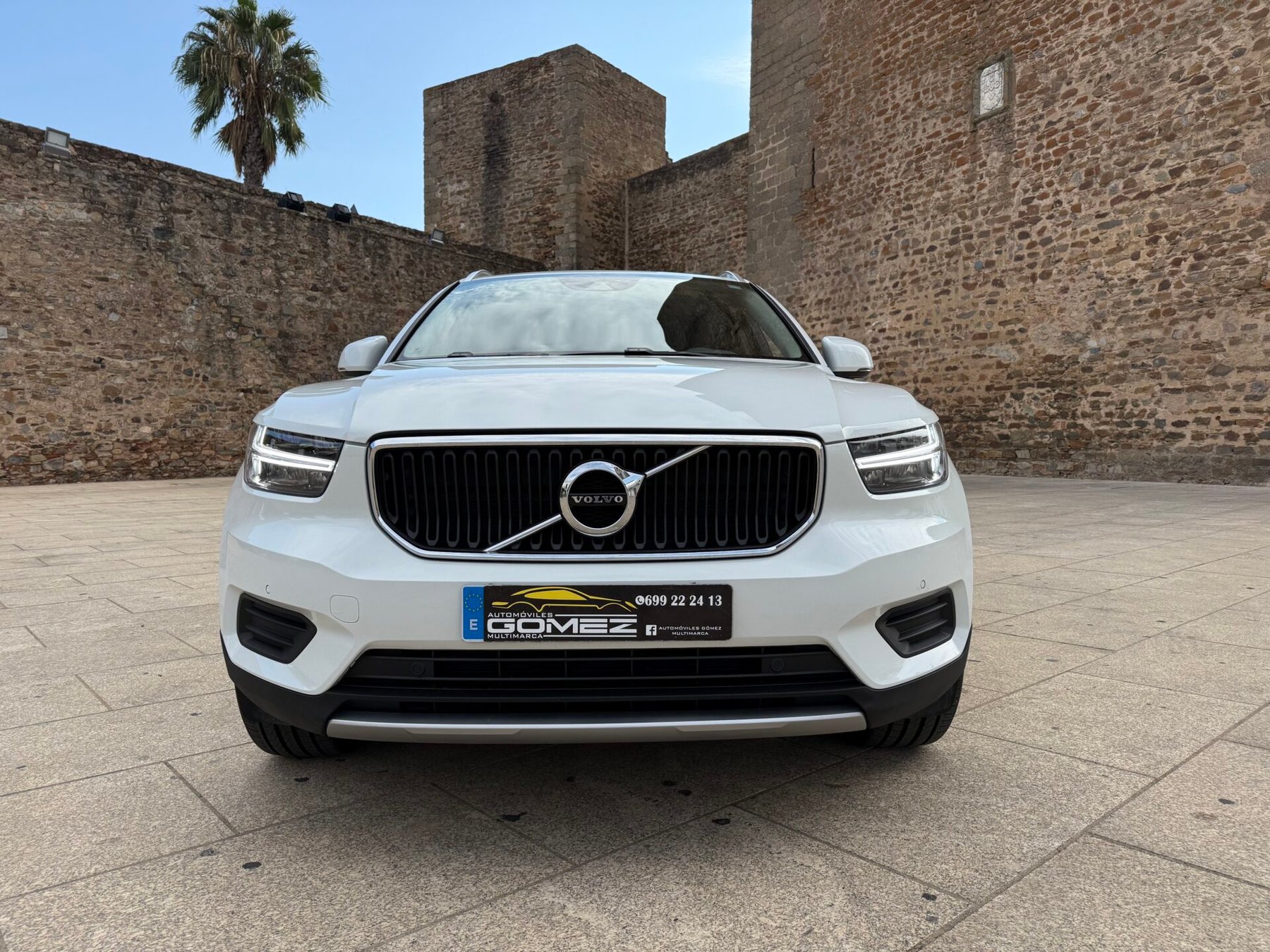 VOLVO XC40 Momentum 2WD 1.5 T3 165CV Auto 