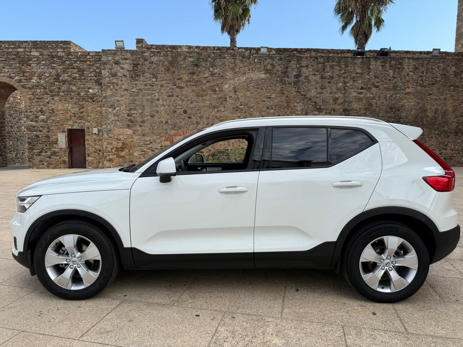 VOLVO XC40 Momentum 2WD 1.5 T3 165CV Auto 