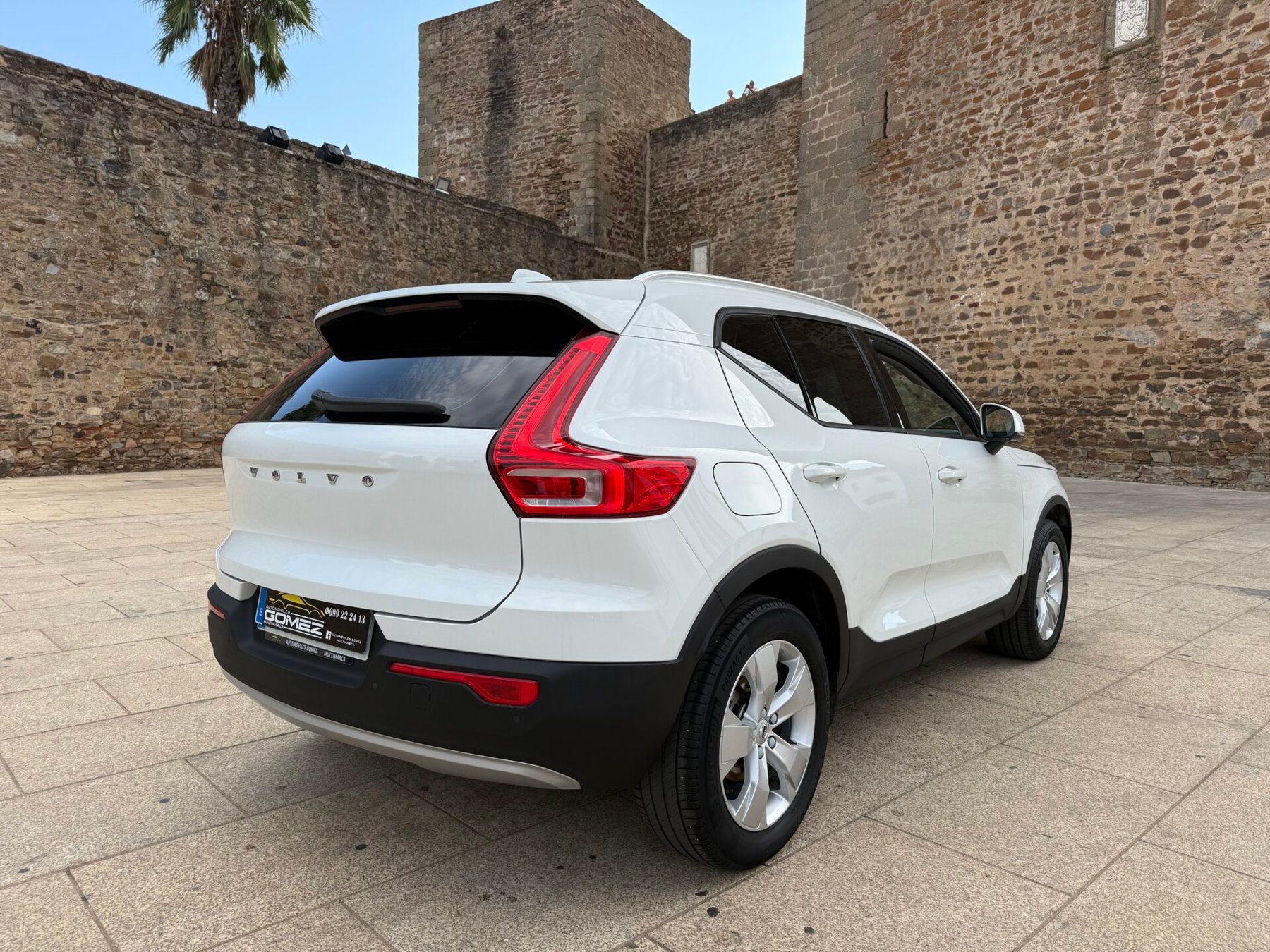 VOLVO XC40 Momentum 2WD 1.5 T3 165CV Auto 