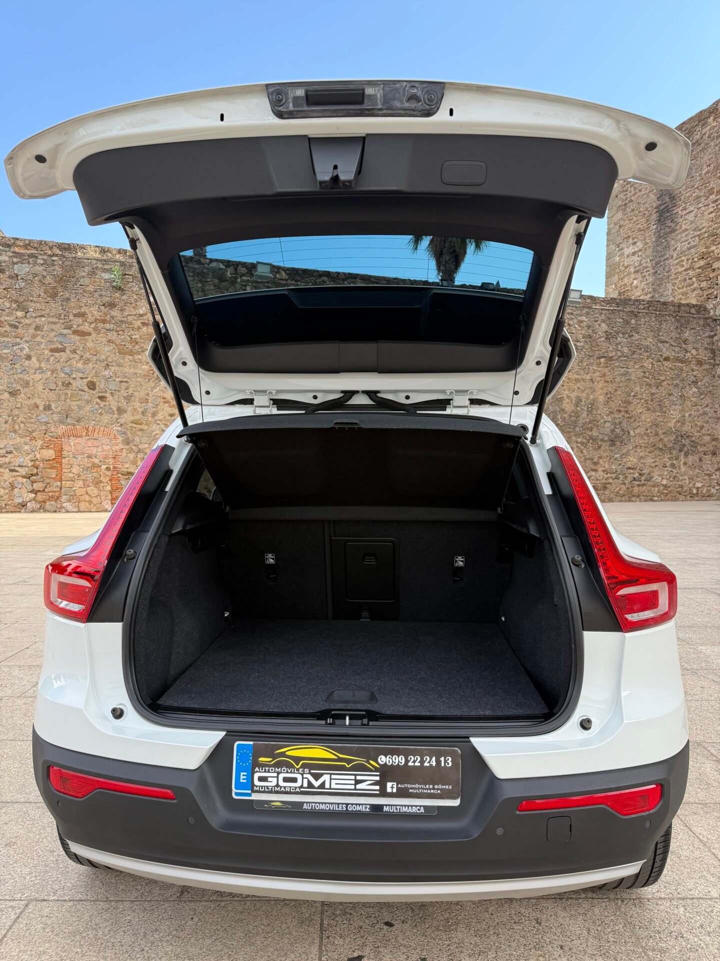 VOLVO XC40 Momentum 2WD 1.5 T3 165CV Auto 