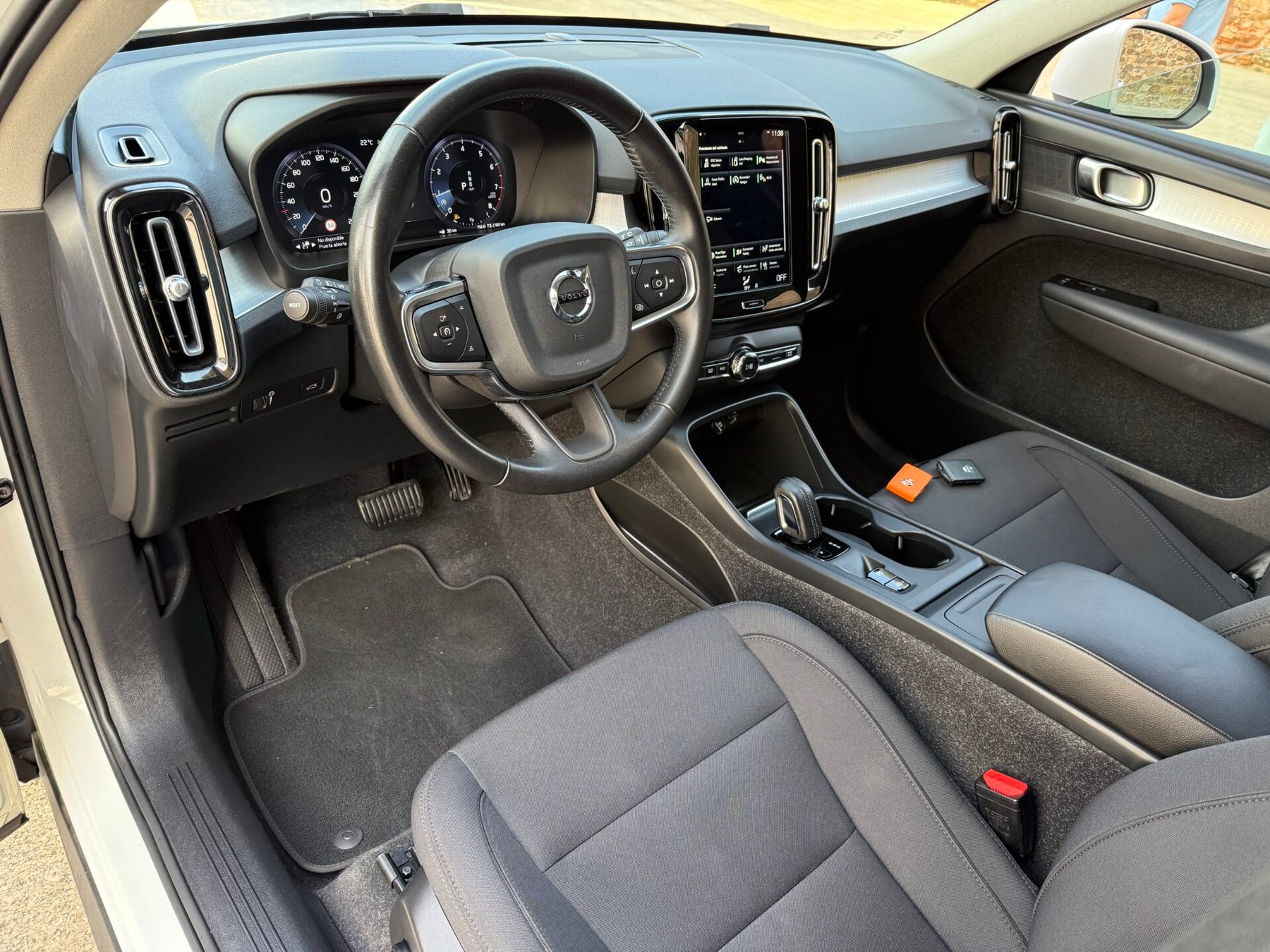 VOLVO XC40 Momentum 2WD 1.5 T3 165CV Auto 