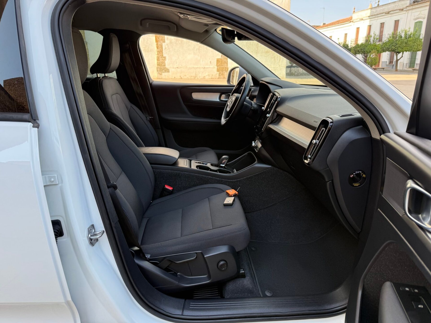 VOLVO XC40 Momentum 2WD 1.5 T3 165CV Auto 