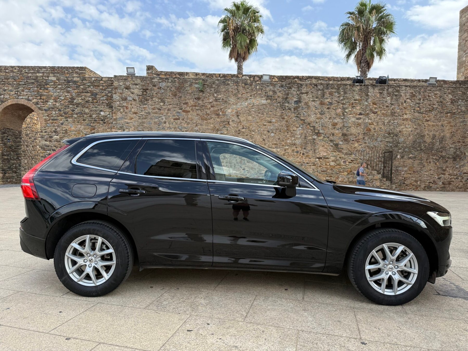 VOLVO XC60 2.0 B4  Momentum Pro Auto 197 CV 
