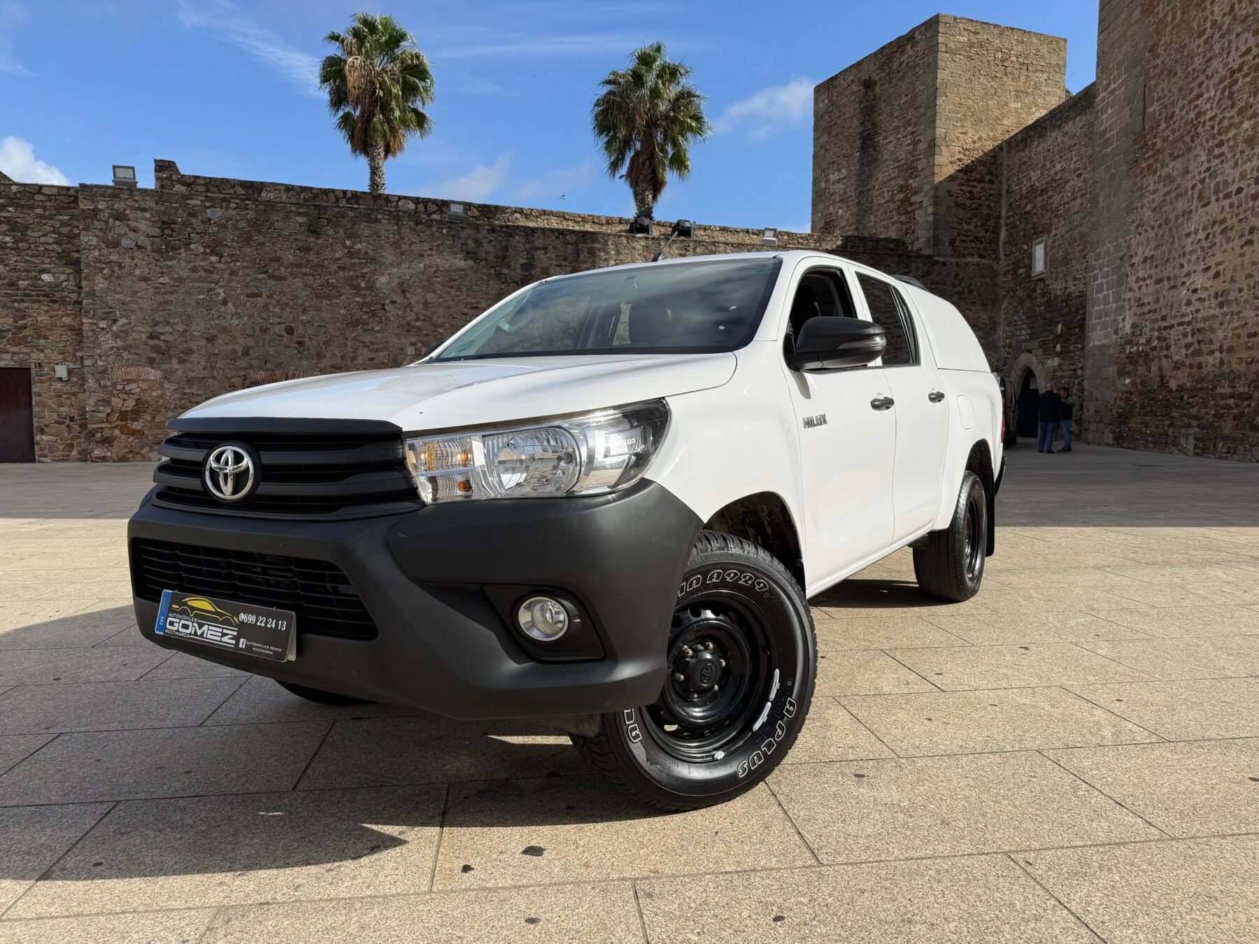 TOYOTA Hilux 2.4 D-4D Cabina Doble GX pickup 