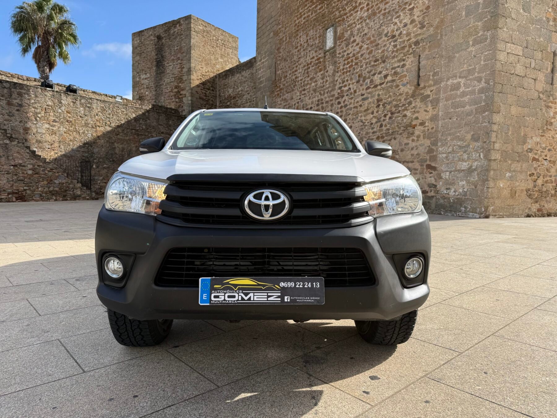 TOYOTA Hilux 2.4 D-4D Cabina Doble GX pickup 