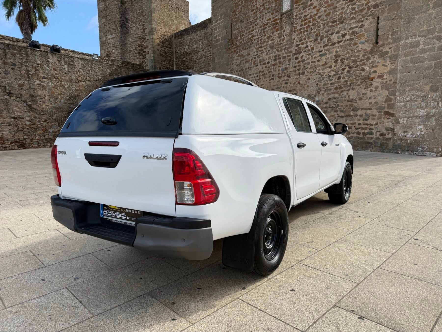 TOYOTA Hilux 2.4 D-4D Cabina Doble GX pickup 