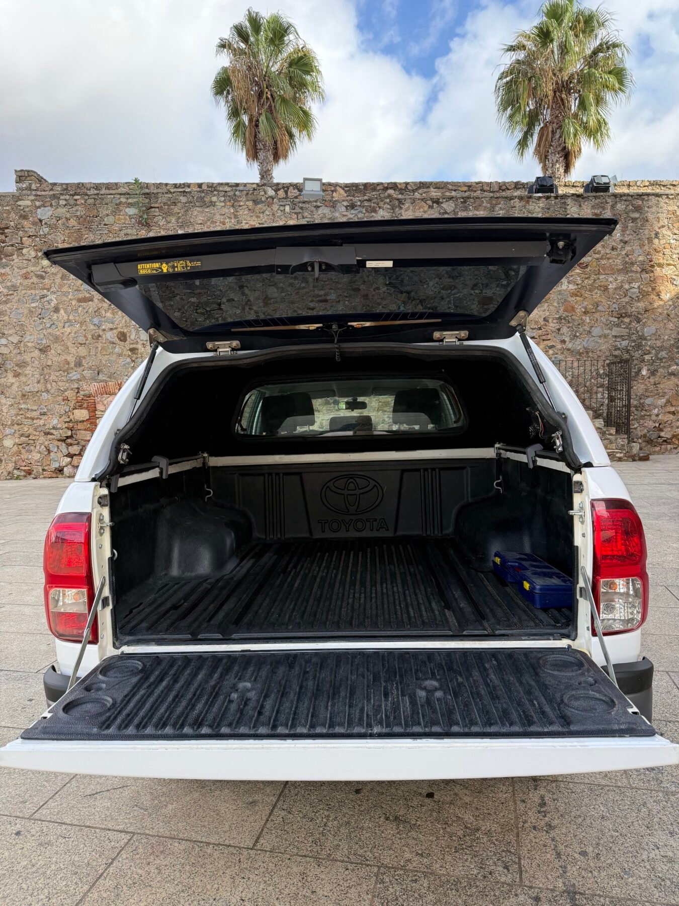 TOYOTA Hilux 2.4 D-4D Cabina Doble GX pickup 