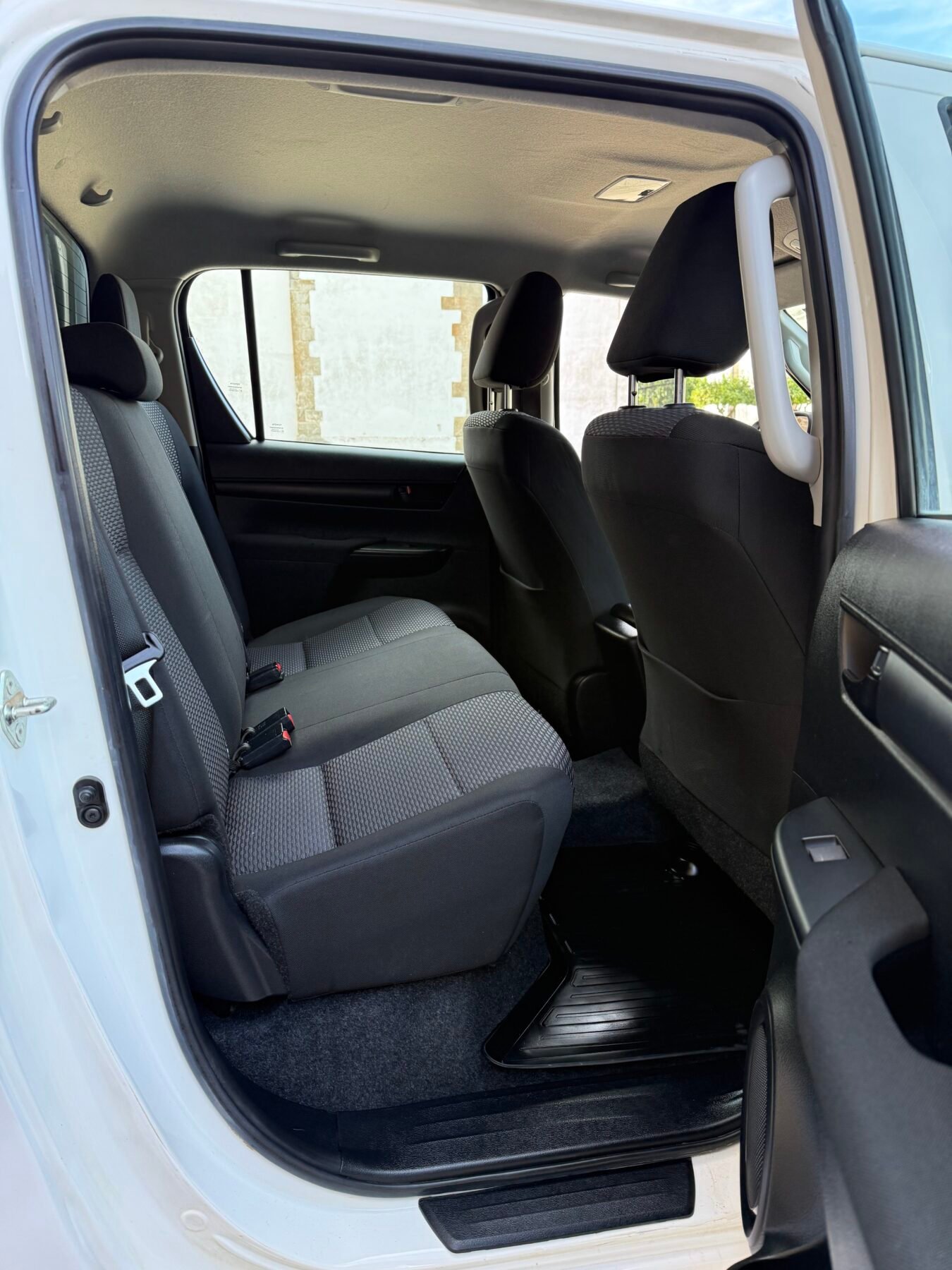 TOYOTA Hilux 2.4 D-4D Cabina Doble GX pickup 