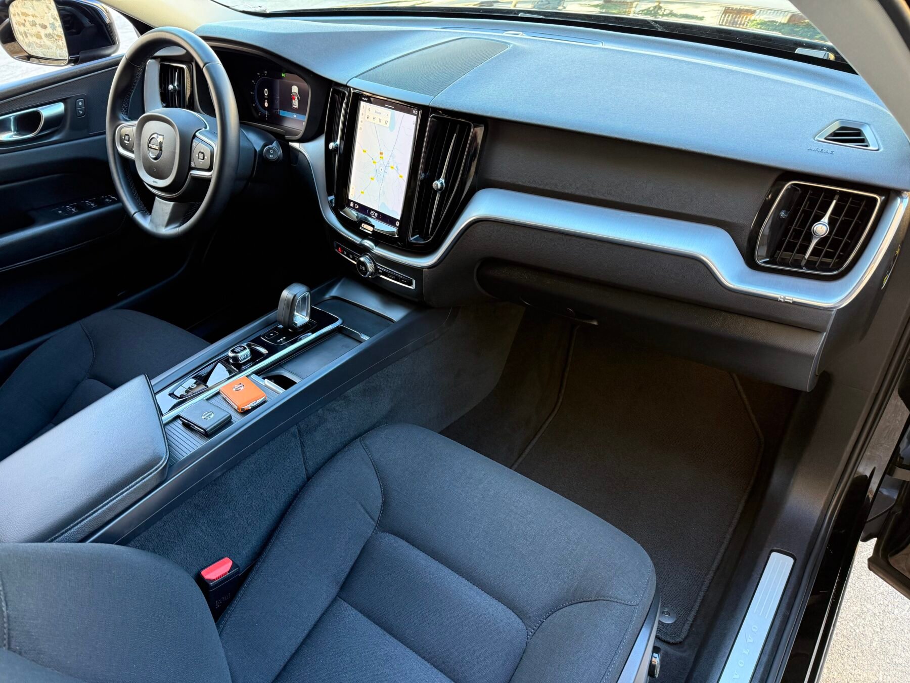 VOLVO XC60 Business Plus  2.0 D4 Auto 197 CV 