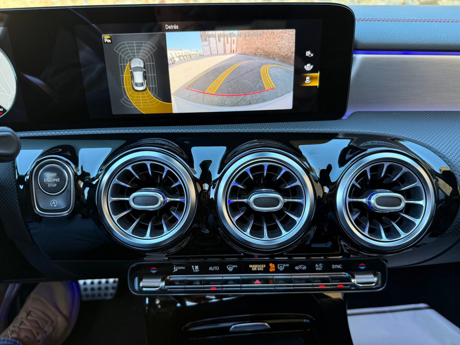 MERCEDES-BENZ CLA coupé 200 D AMG 