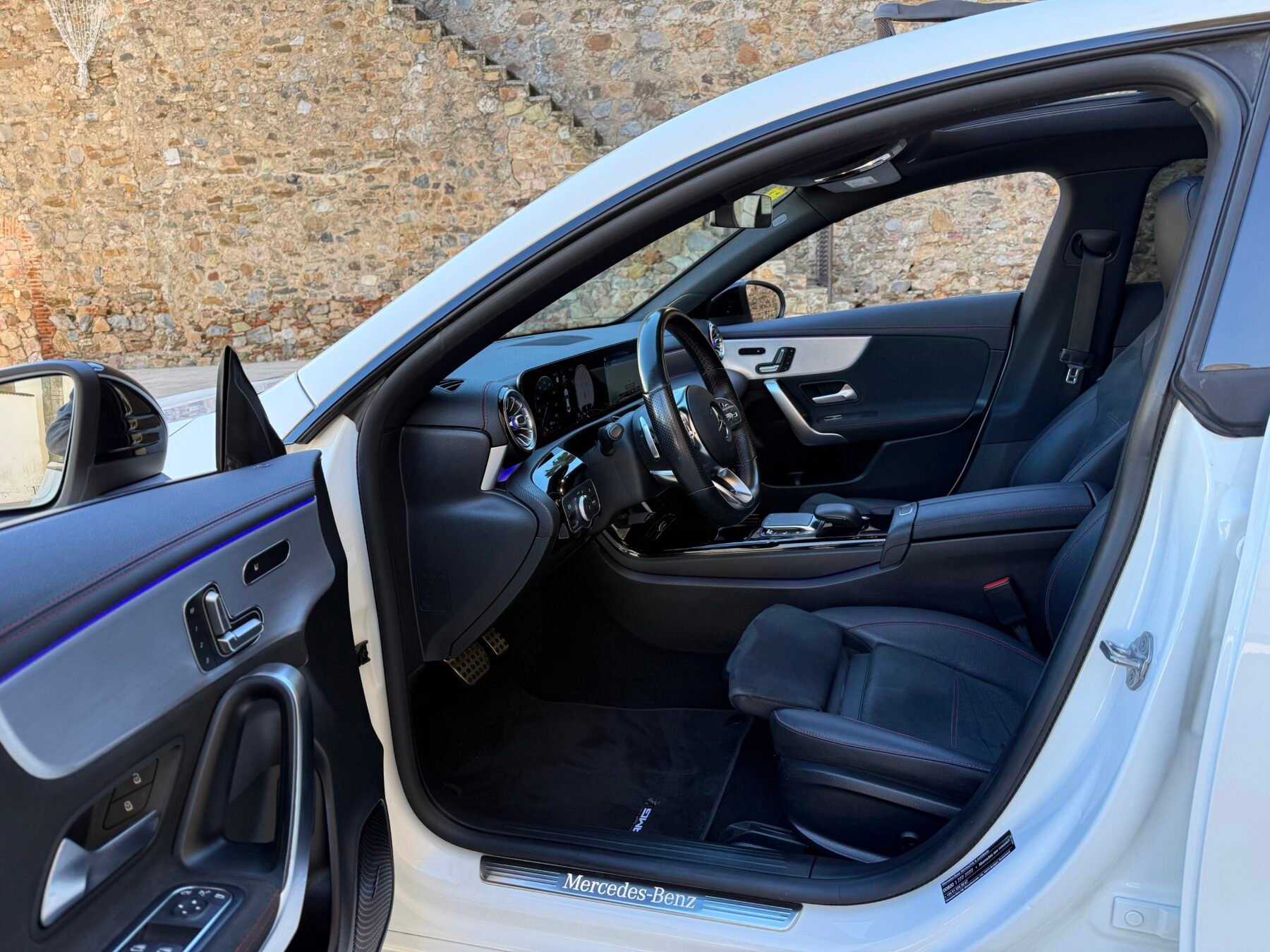 MERCEDES-BENZ CLA coupé 200 D AMG 