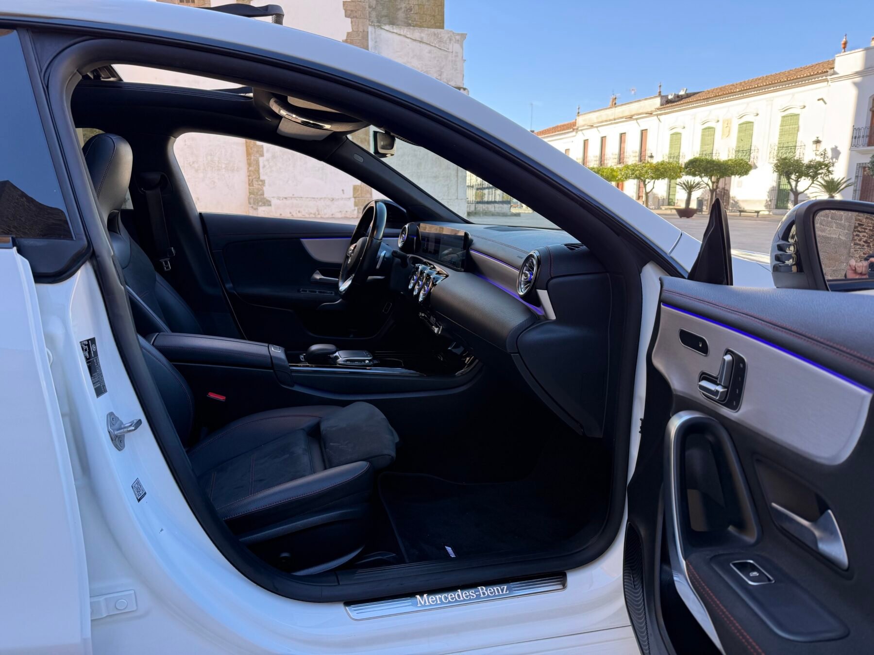 MERCEDES-BENZ CLA coupé 200 D AMG 