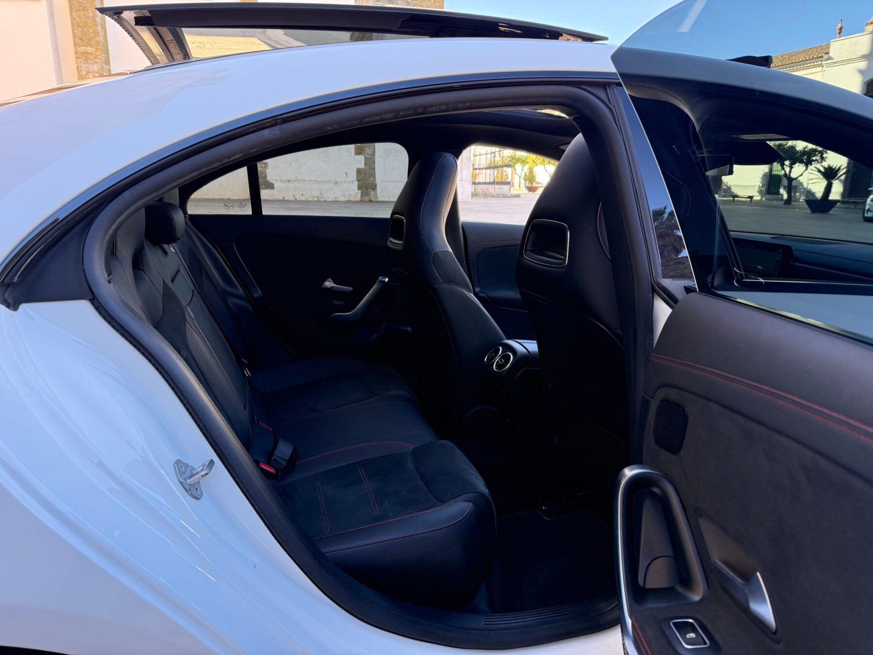 MERCEDES-BENZ CLA coupé 200 D AMG 