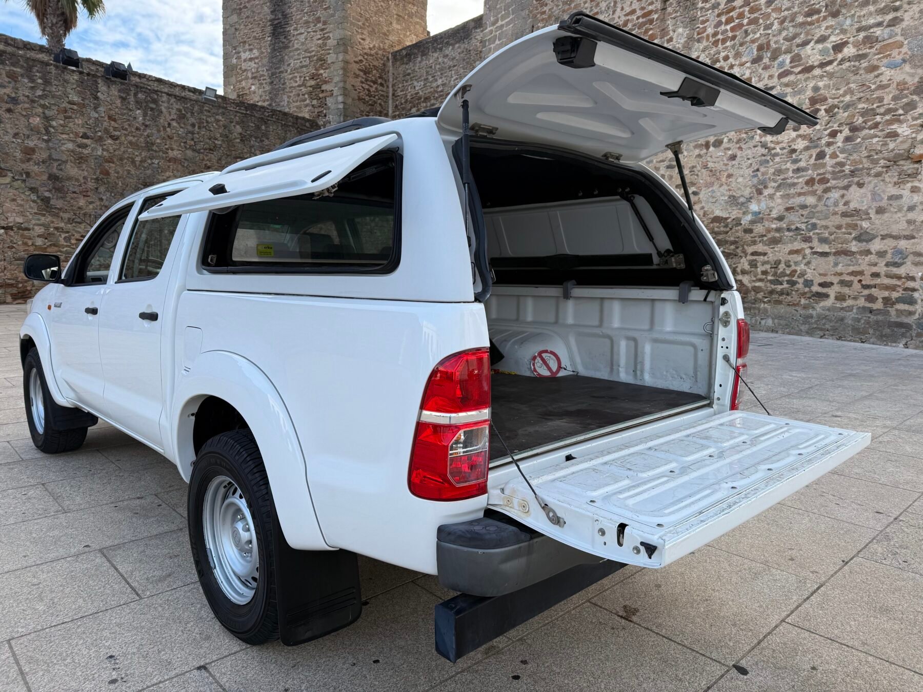 TOYOTA Hilux  2.4 D4D Cabina Doble GX 4x4