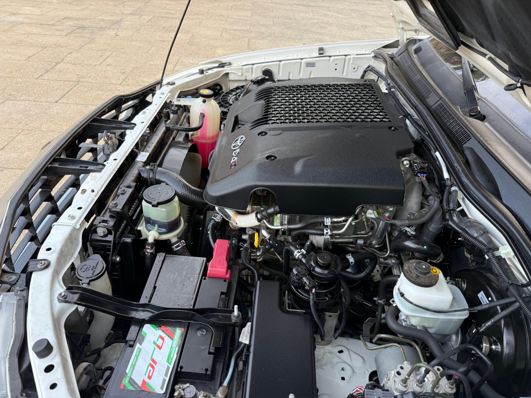 TOYOTA Hilux  2.4 D4D Cabina Doble GX 4x4