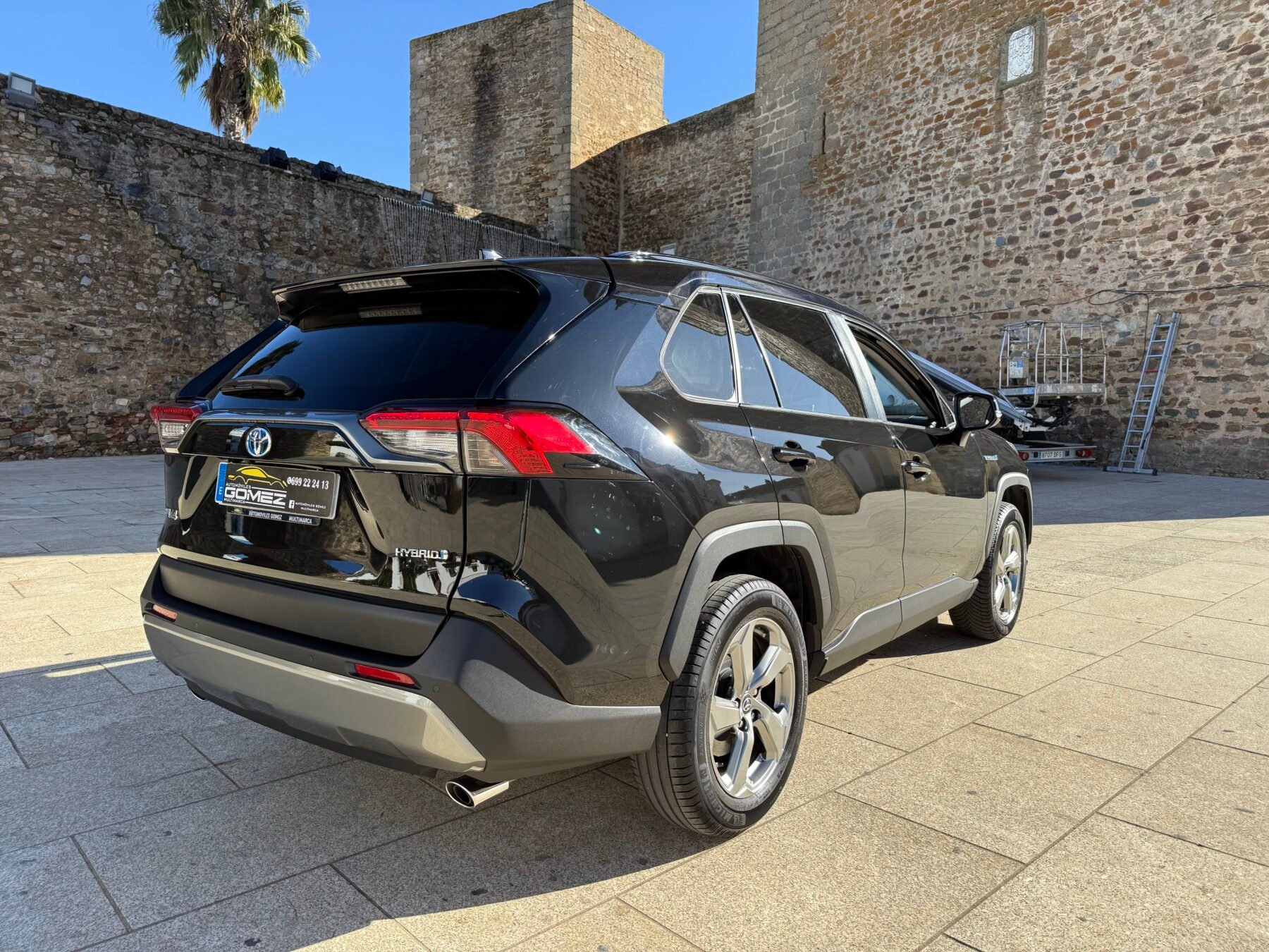 TOYOTA Rav4  2.5l 220H Advance Auto 